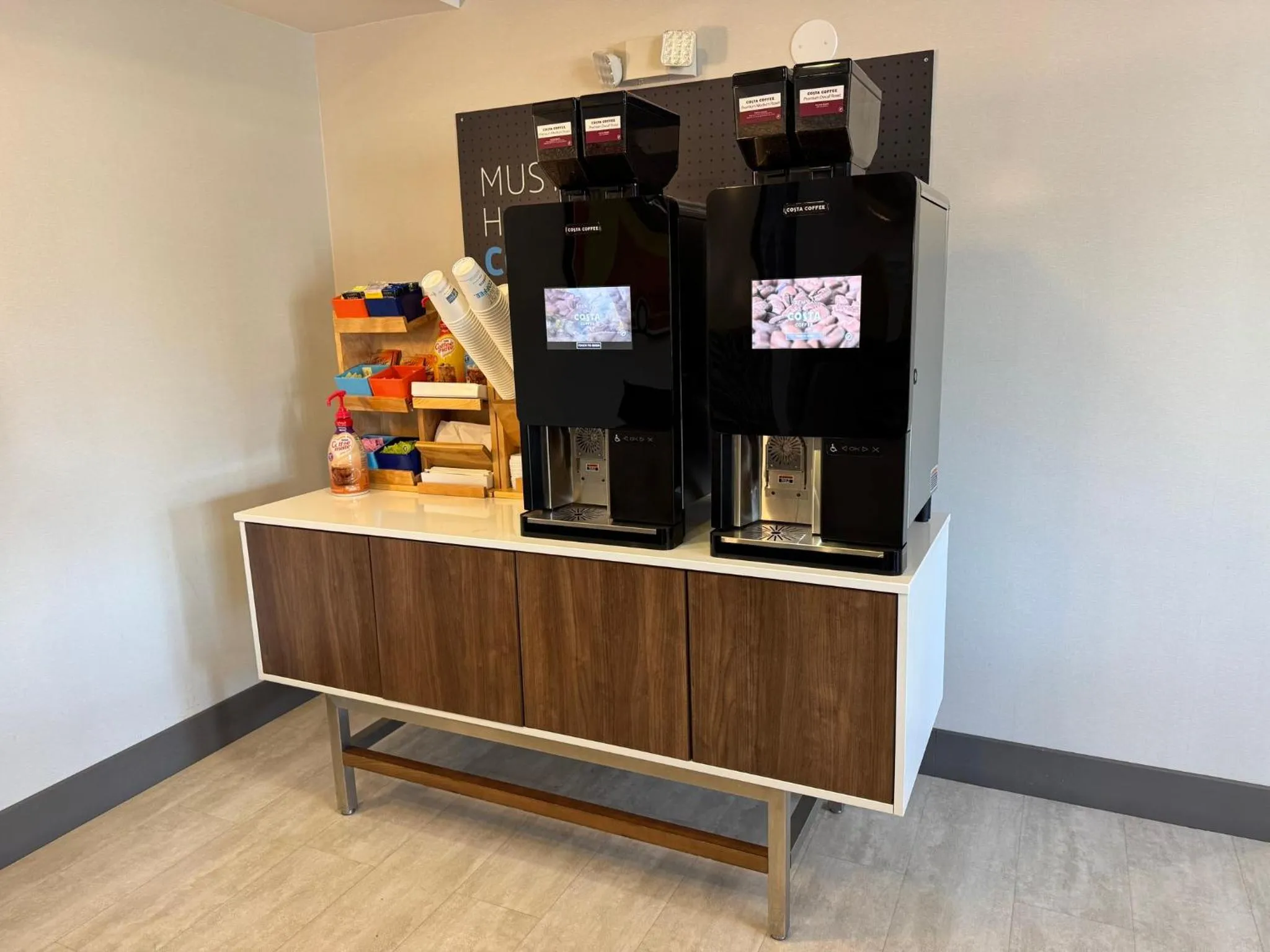 Decorative detail in Holiday Inn Express Hotel & Suites Chehalis - Centralia by IHG