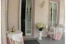 Facade/entrance in Walden on the Pond