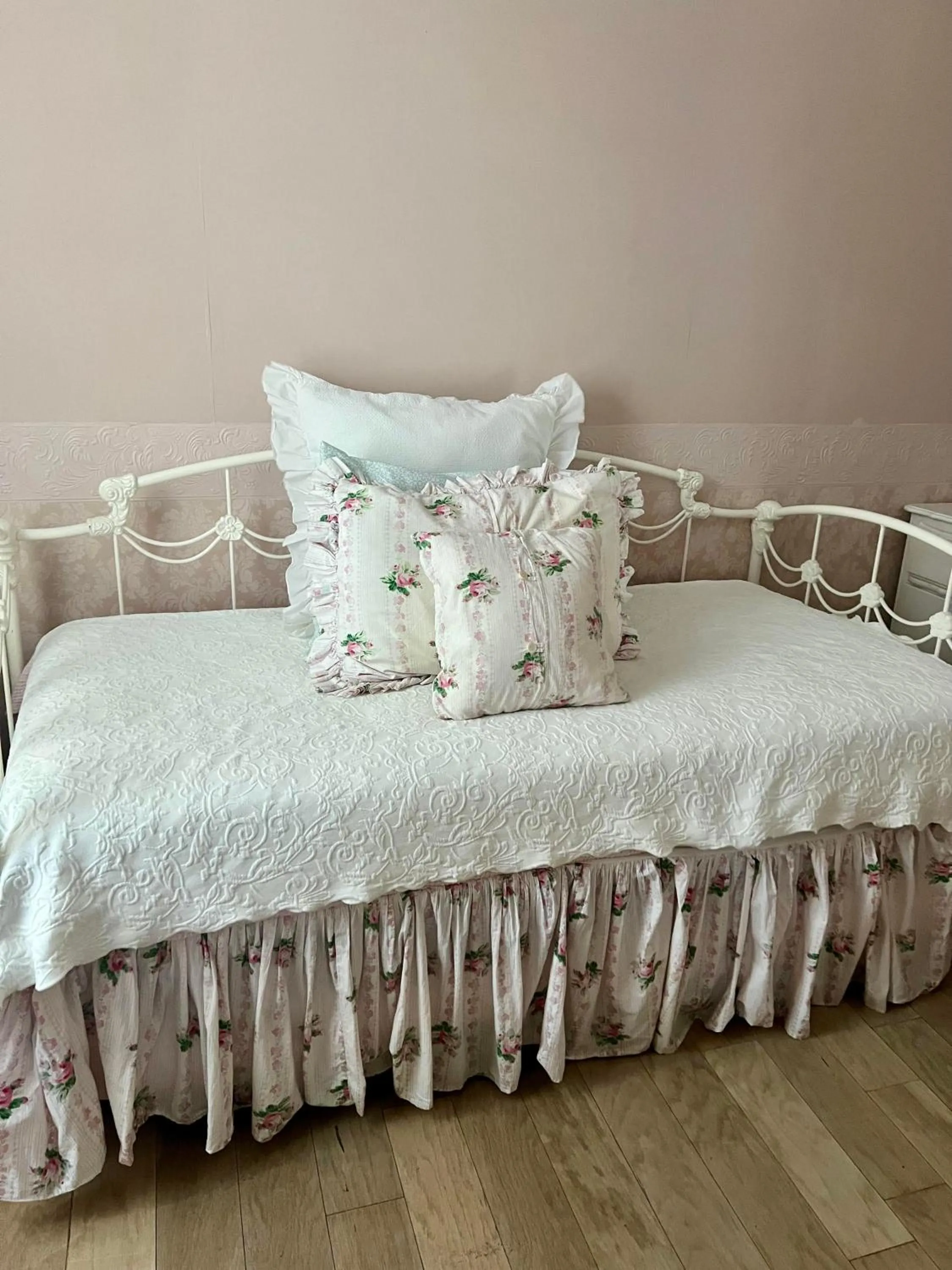 Bed in Walden on the Pond