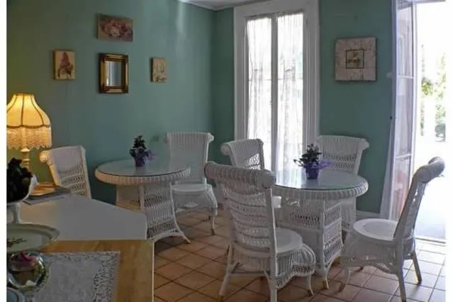 Restaurant/places to eat in Walden on the Pond