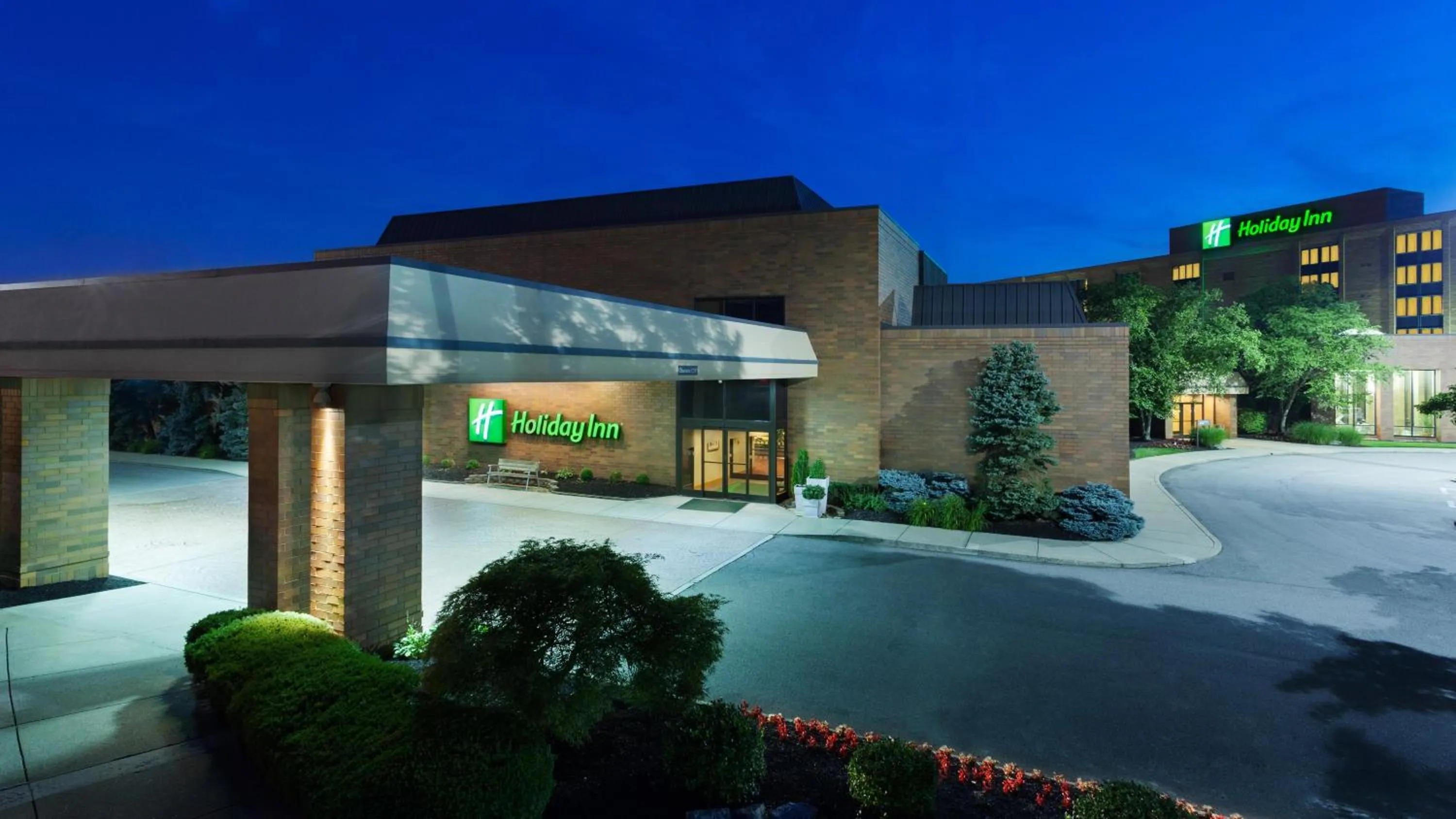 Property building in Holiday Inn Cincinnati Airport by IHG