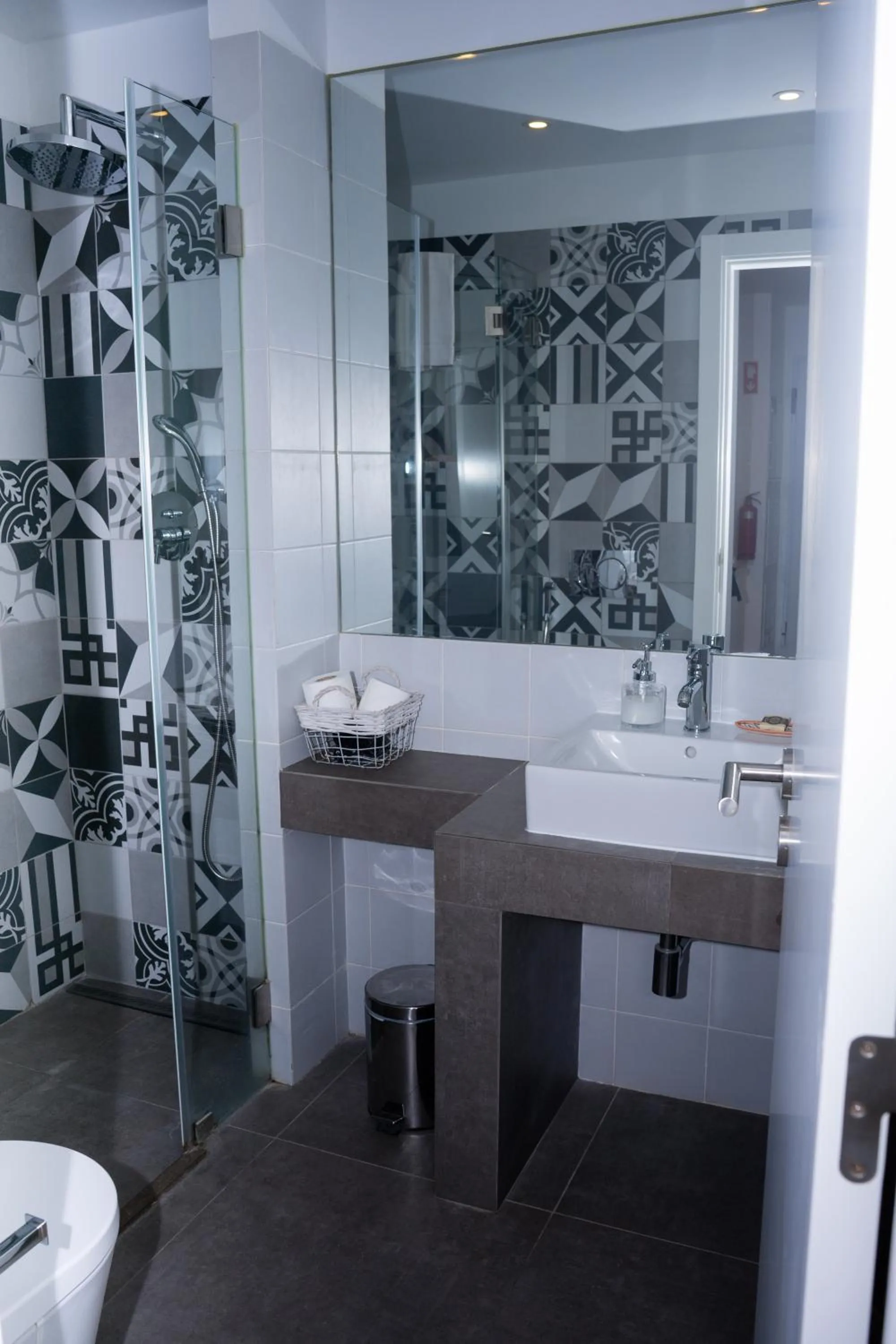 Bathroom in The Salty Lodge