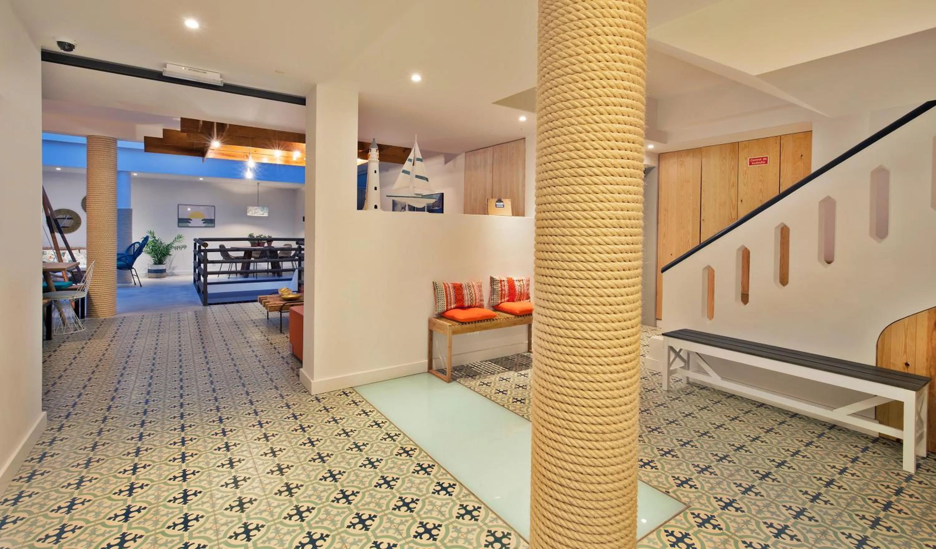 Communal lounge/ TV room in The Salty Lodge