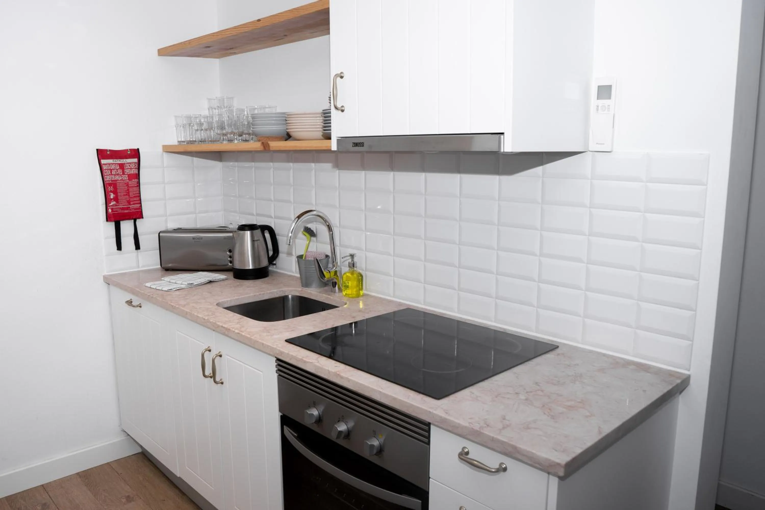 Kitchen or kitchenette in The Salty Lodge