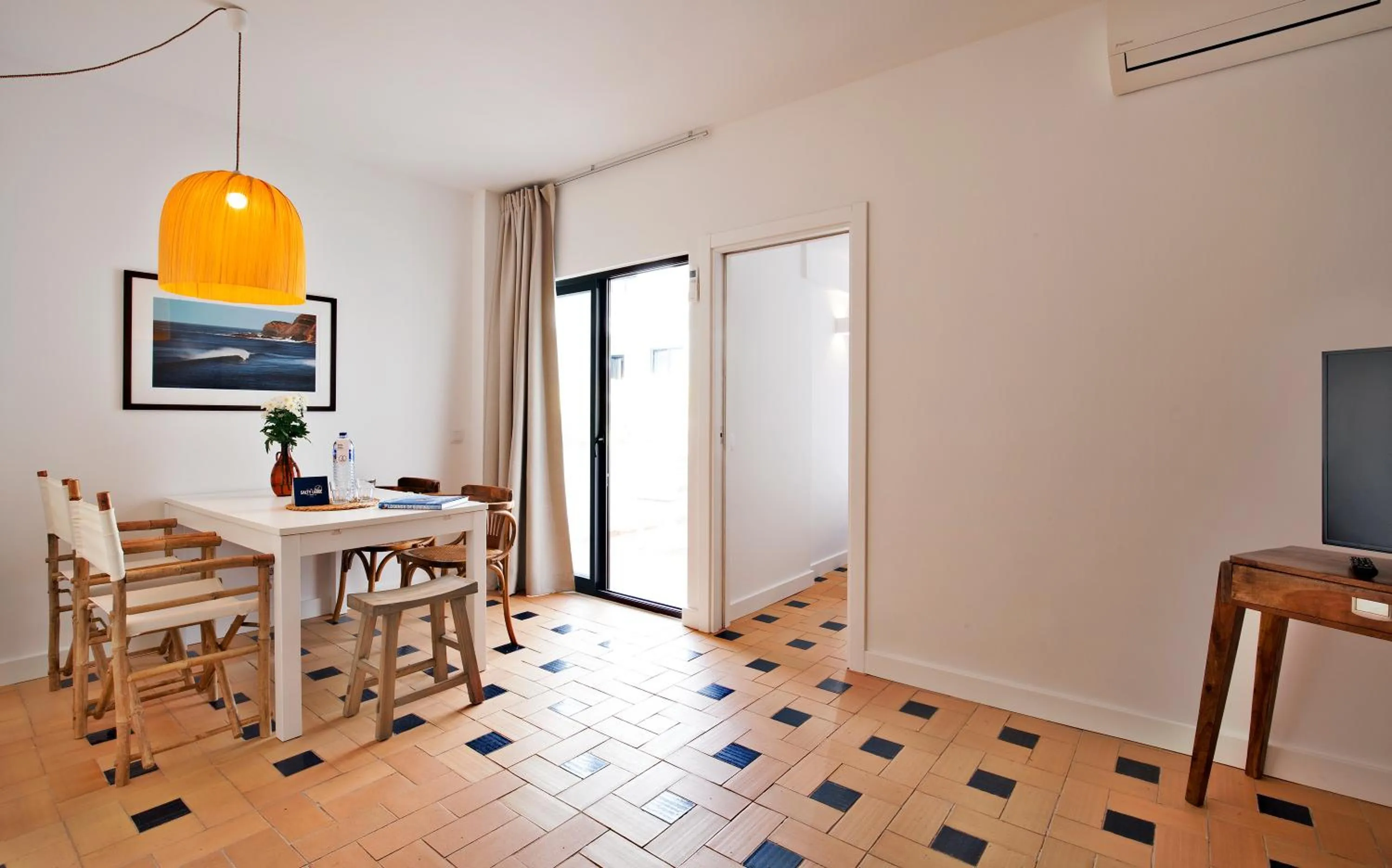 Dining area in The Salty Lodge