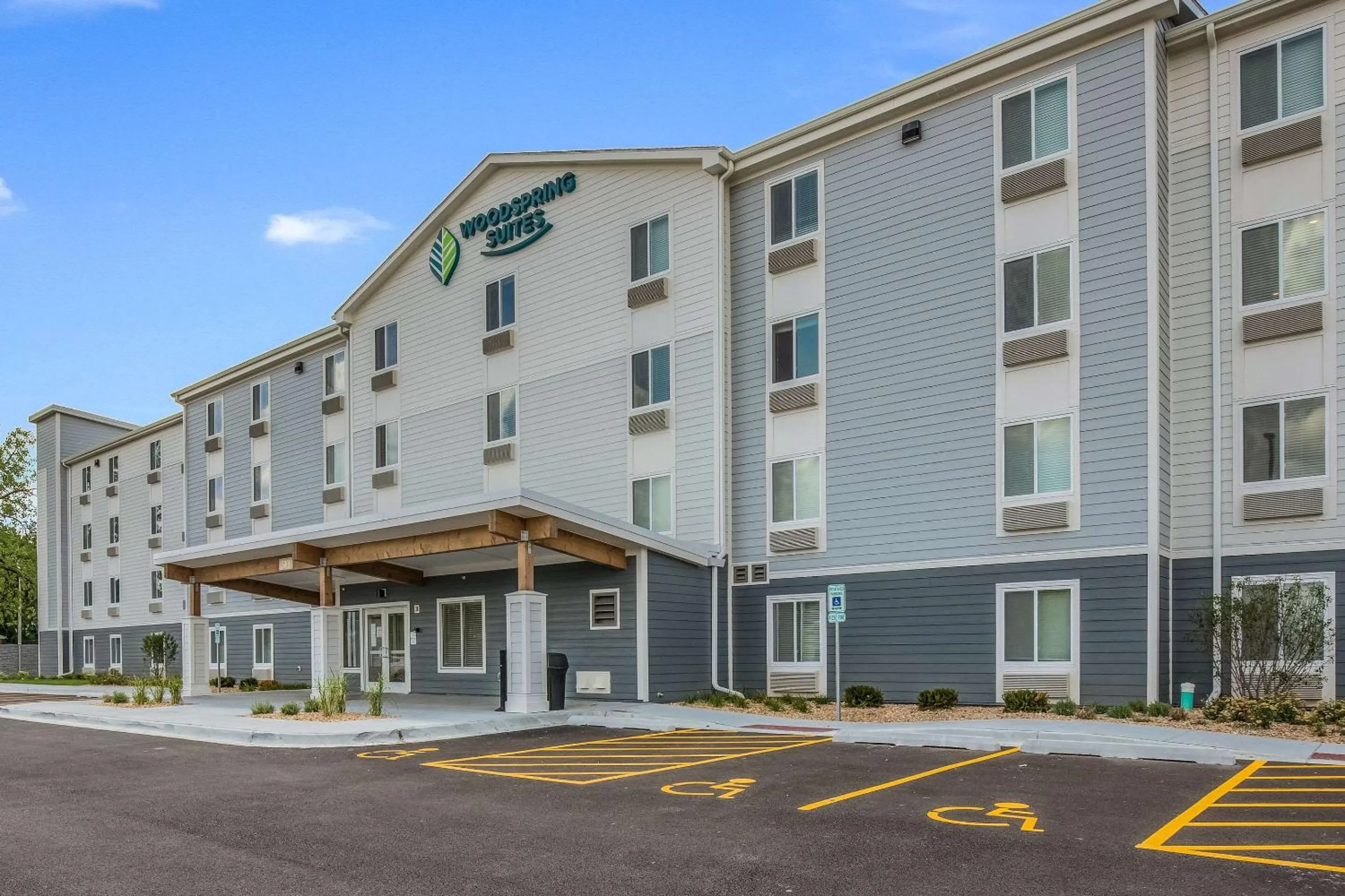Property building in WoodSpring Suites Chicago Midway