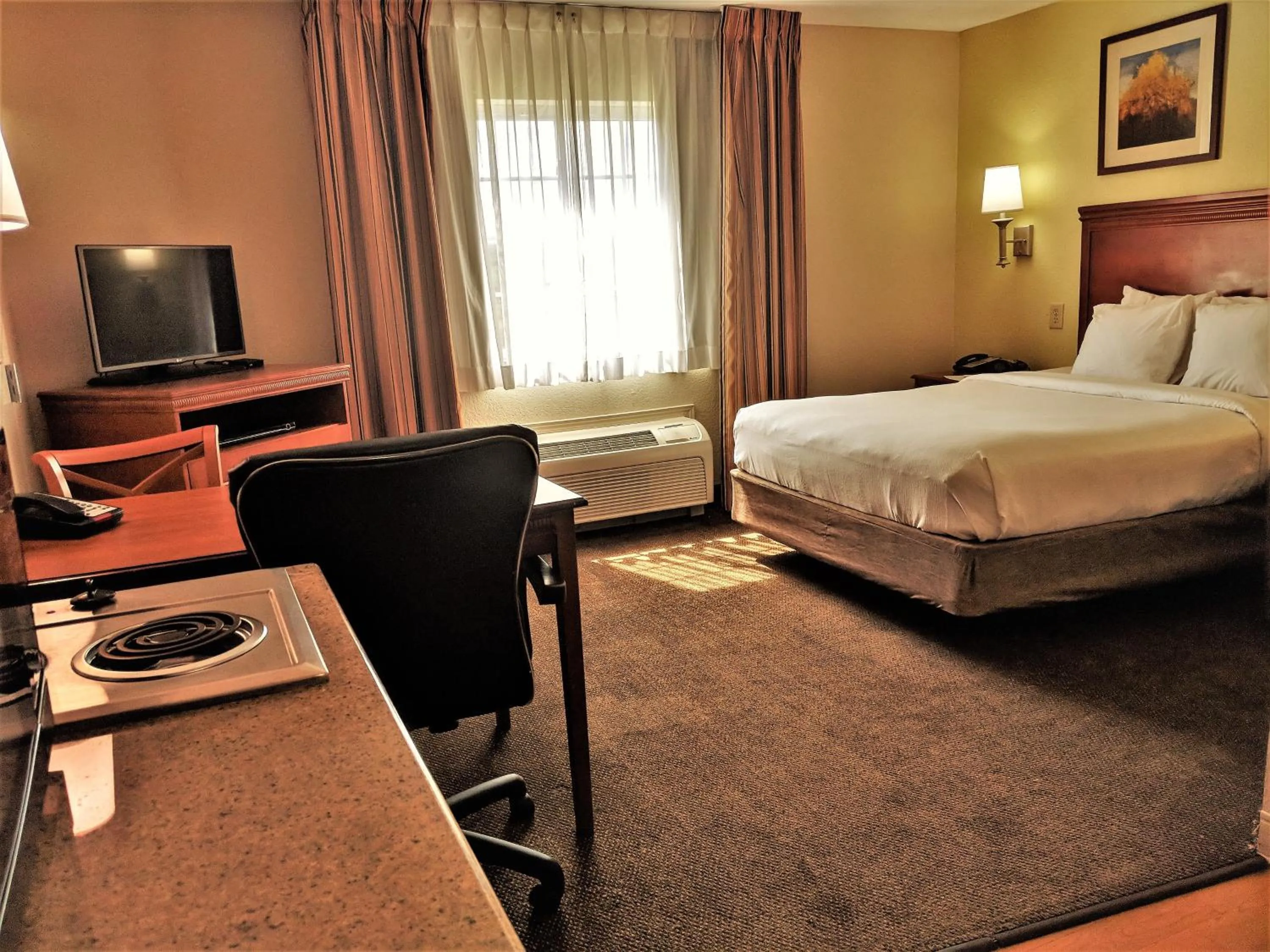 Photo of the whole room in Candlewood Suites Macon by IHG