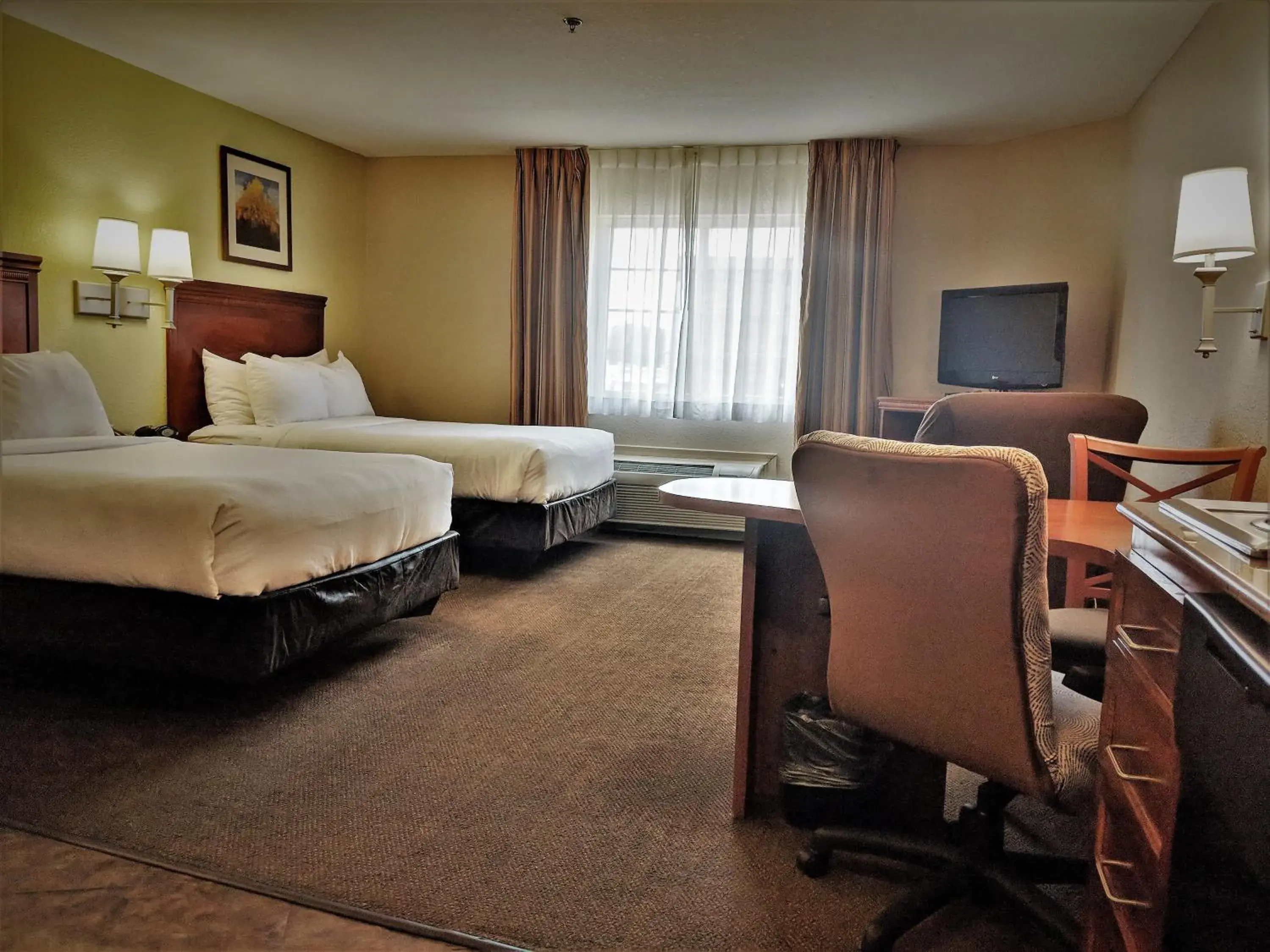 Studio Suite with Two Double Beds and Mobility Accessible Roll-In Shower in Candlewood Suites Macon by IHG Studio Suite with Two Double Beds and Mobility Accessible Roll-In Shower in Candlewood Suites Macon by IHG