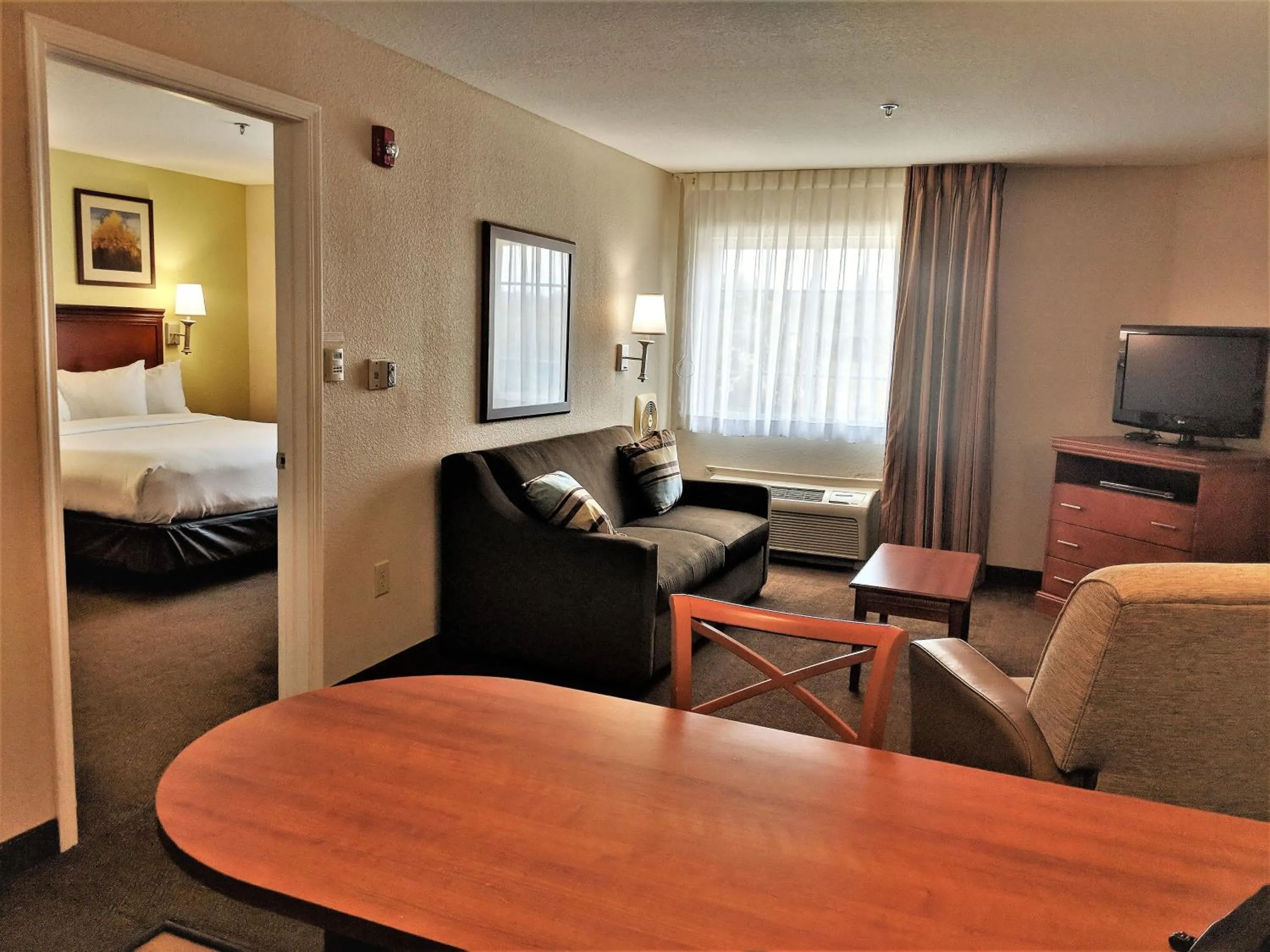 Bedroom in Candlewood Suites Macon by IHG