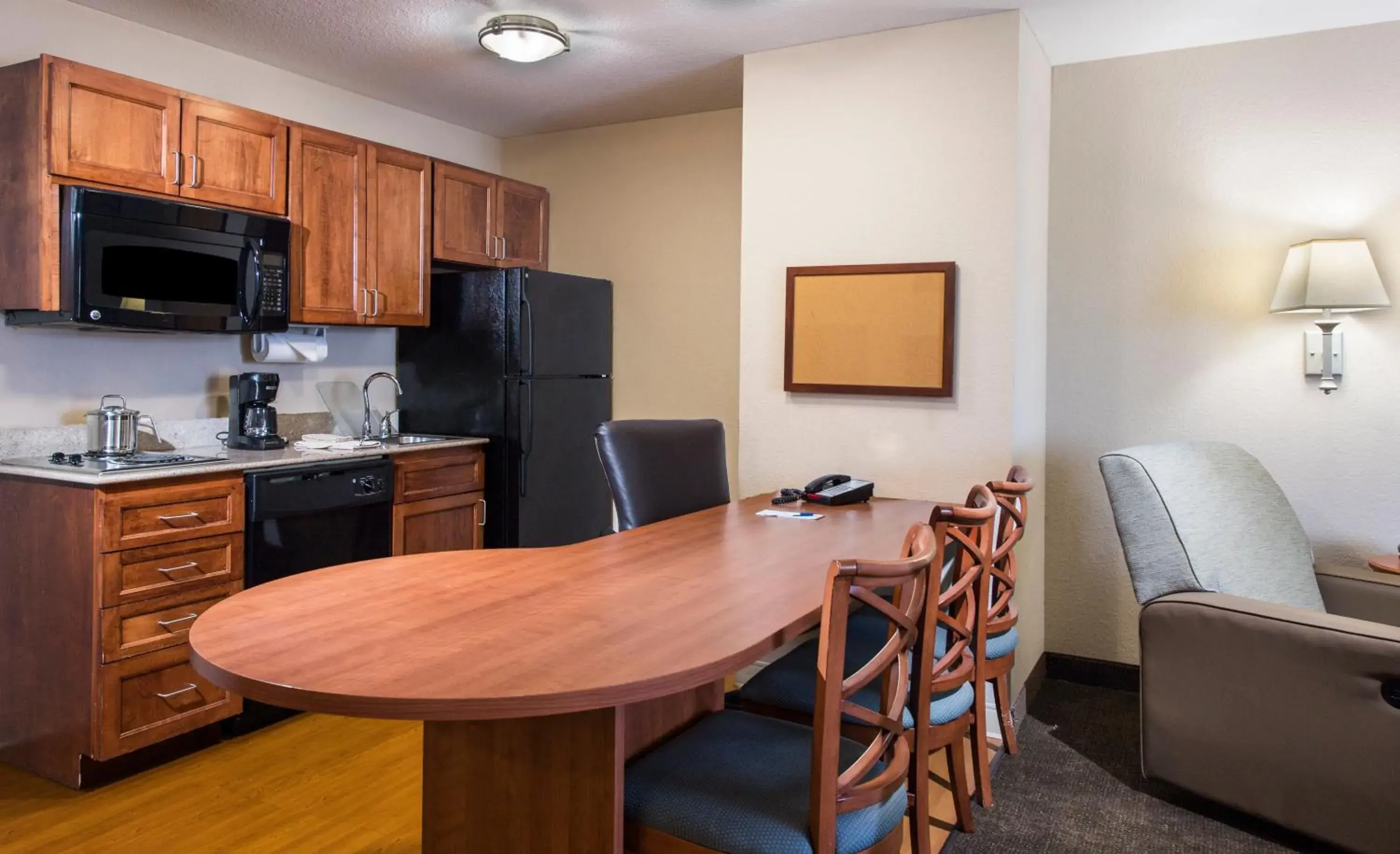 One-Bedroom King Suite in Candlewood Suites Macon by IHG One-Bedroom King Suite in Candlewood Suites Macon by IHG