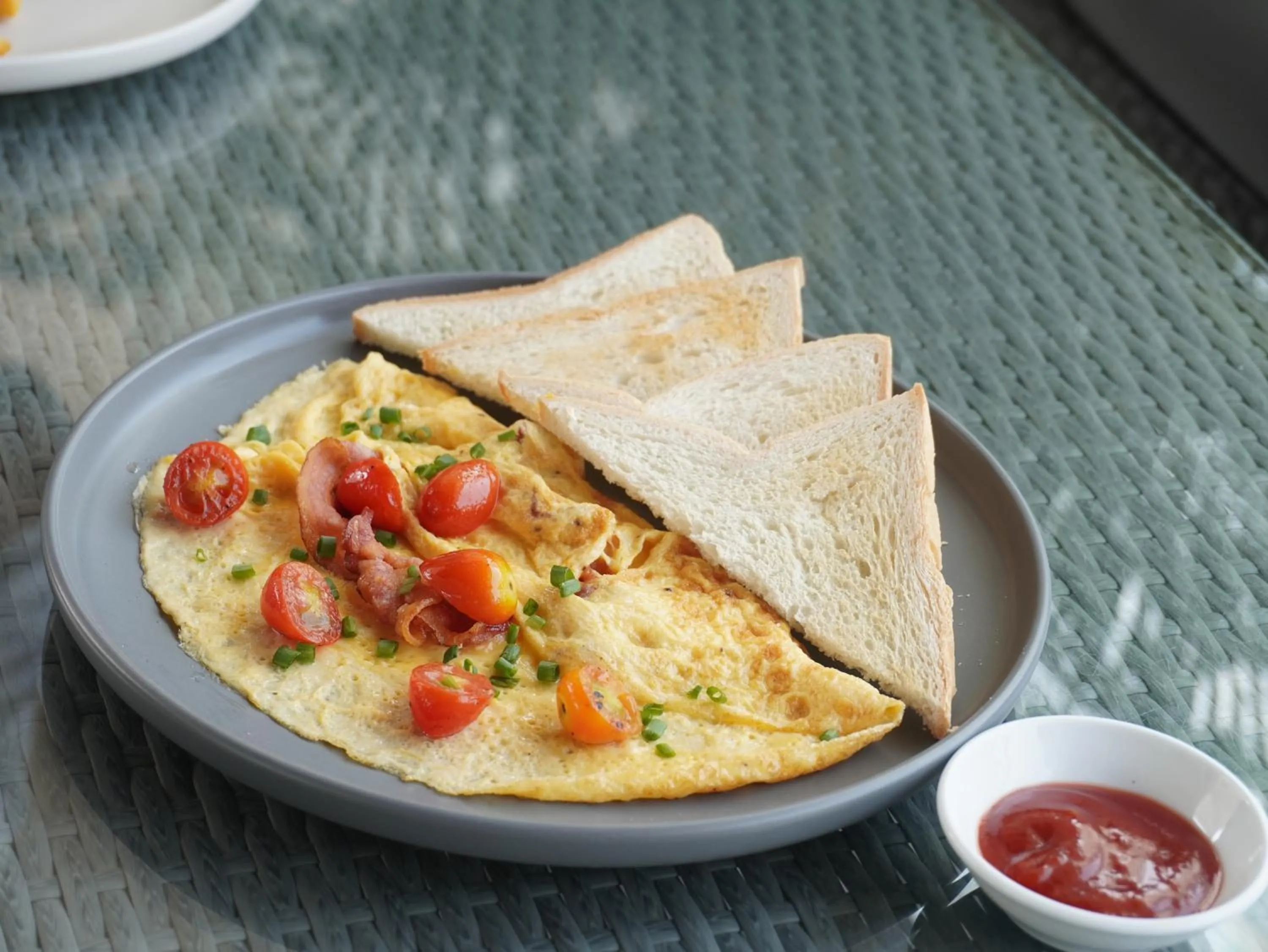 Restaurant/places to eat in Naki Suites @ Silvertown