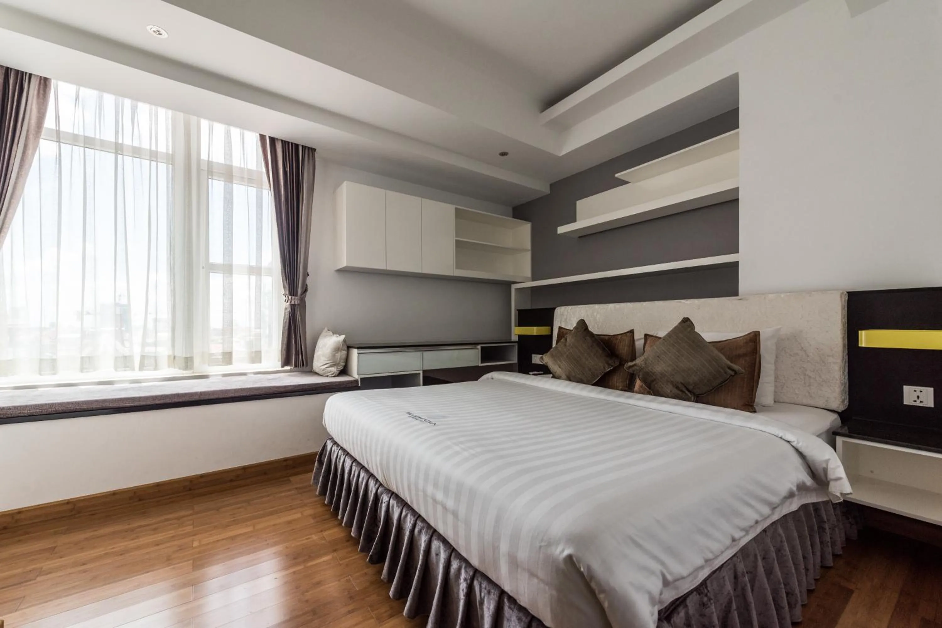 Bedroom, Bed in Naki Suites @ Silvertown