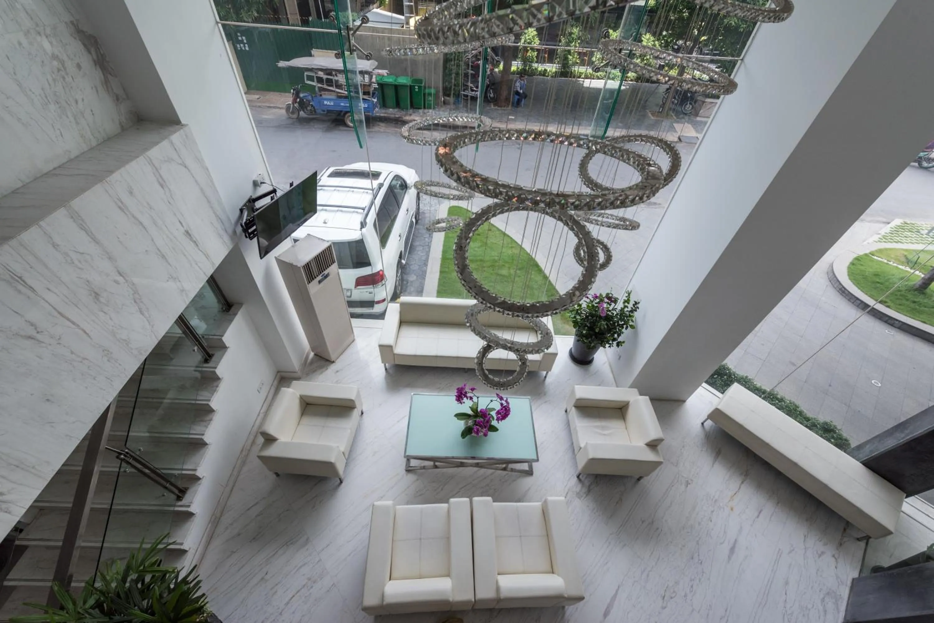 Lobby or reception in Naki Suites @ Silvertown