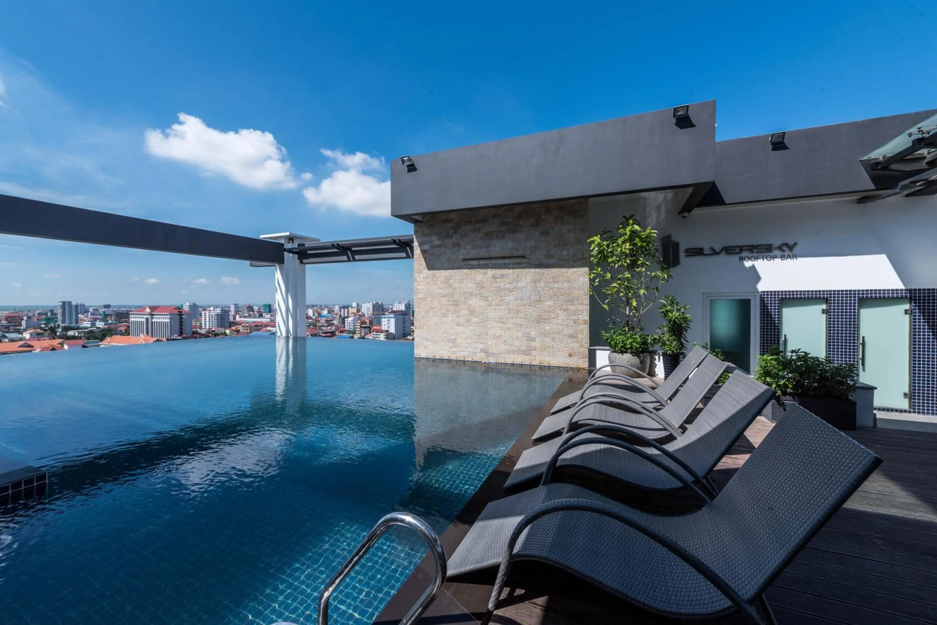 Property building in Naki Suites @ Silvertown