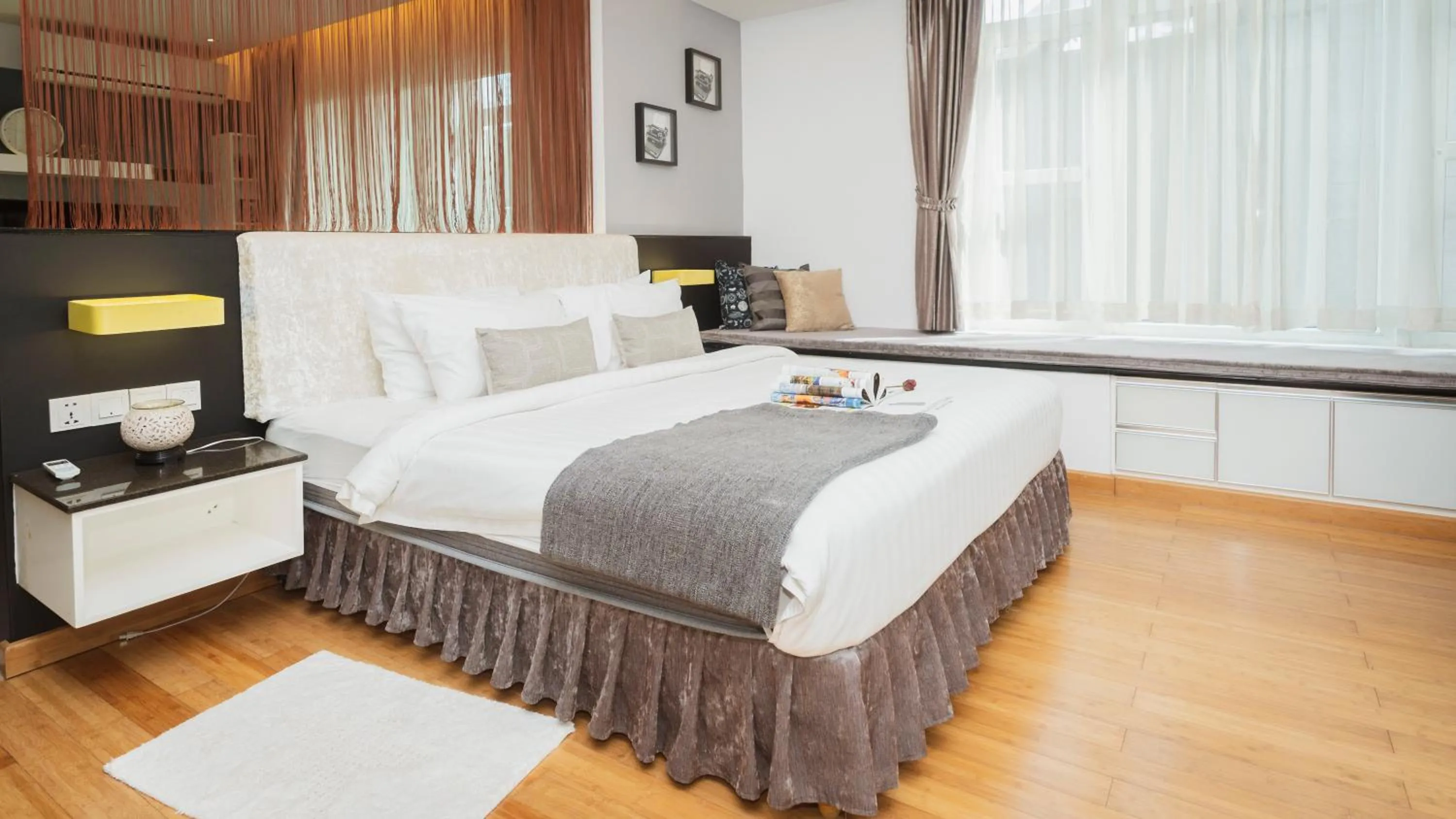 Bedroom, Bed in Naki Suites @ Silvertown