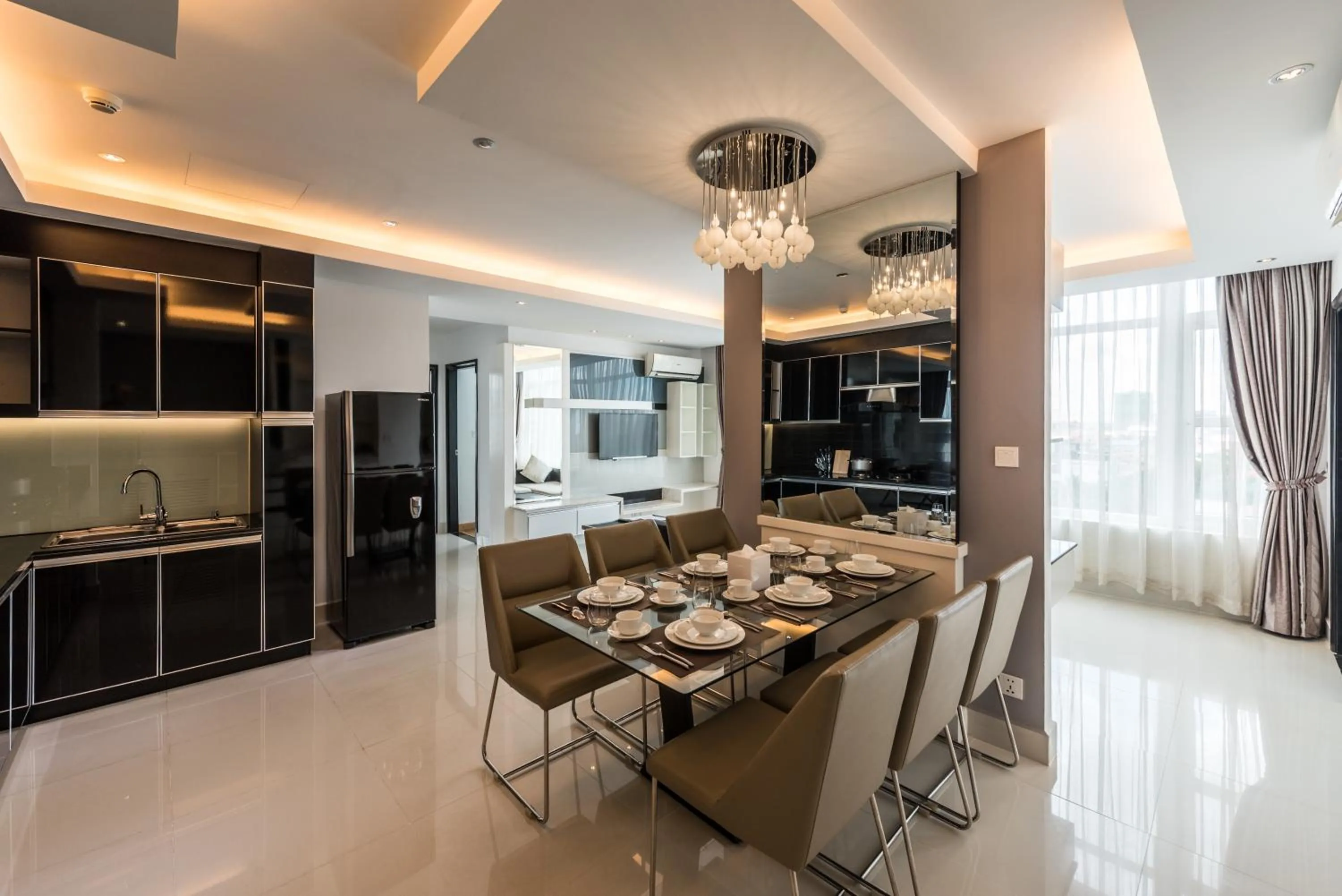 Dining area in Naki Suites @ Silvertown