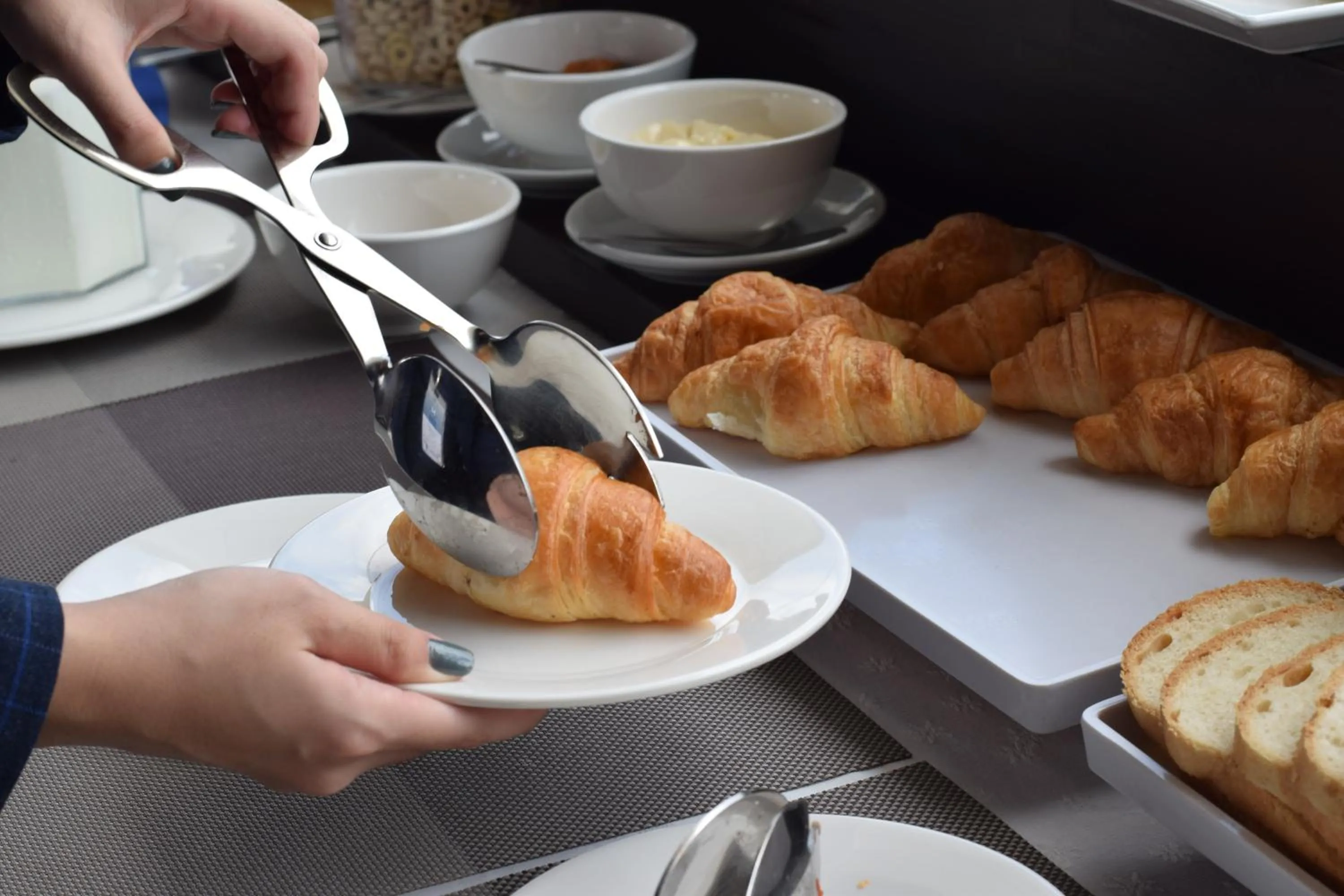 Food in Naki Suites @ Silvertown