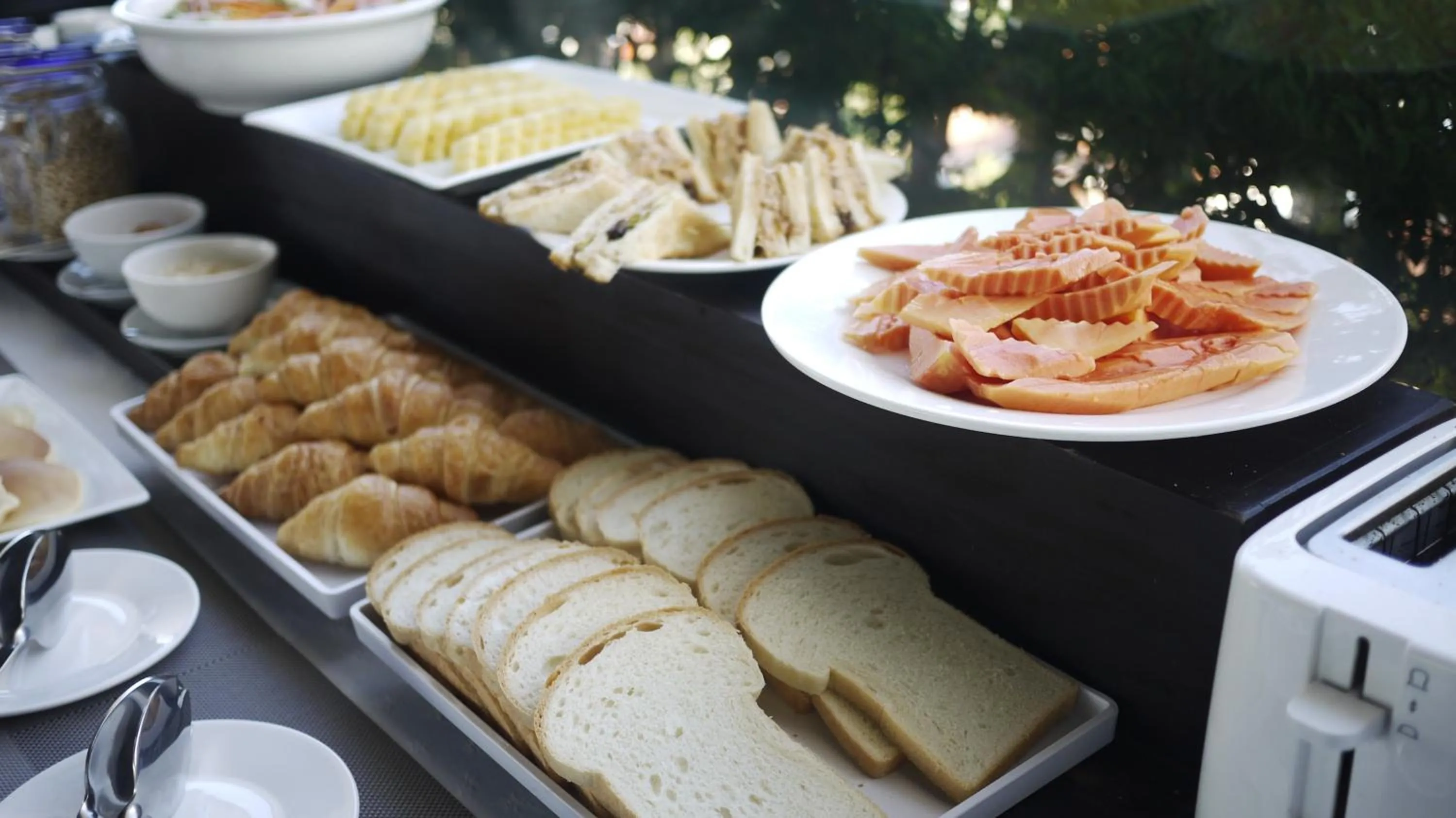 Food in Naki Suites @ Silvertown