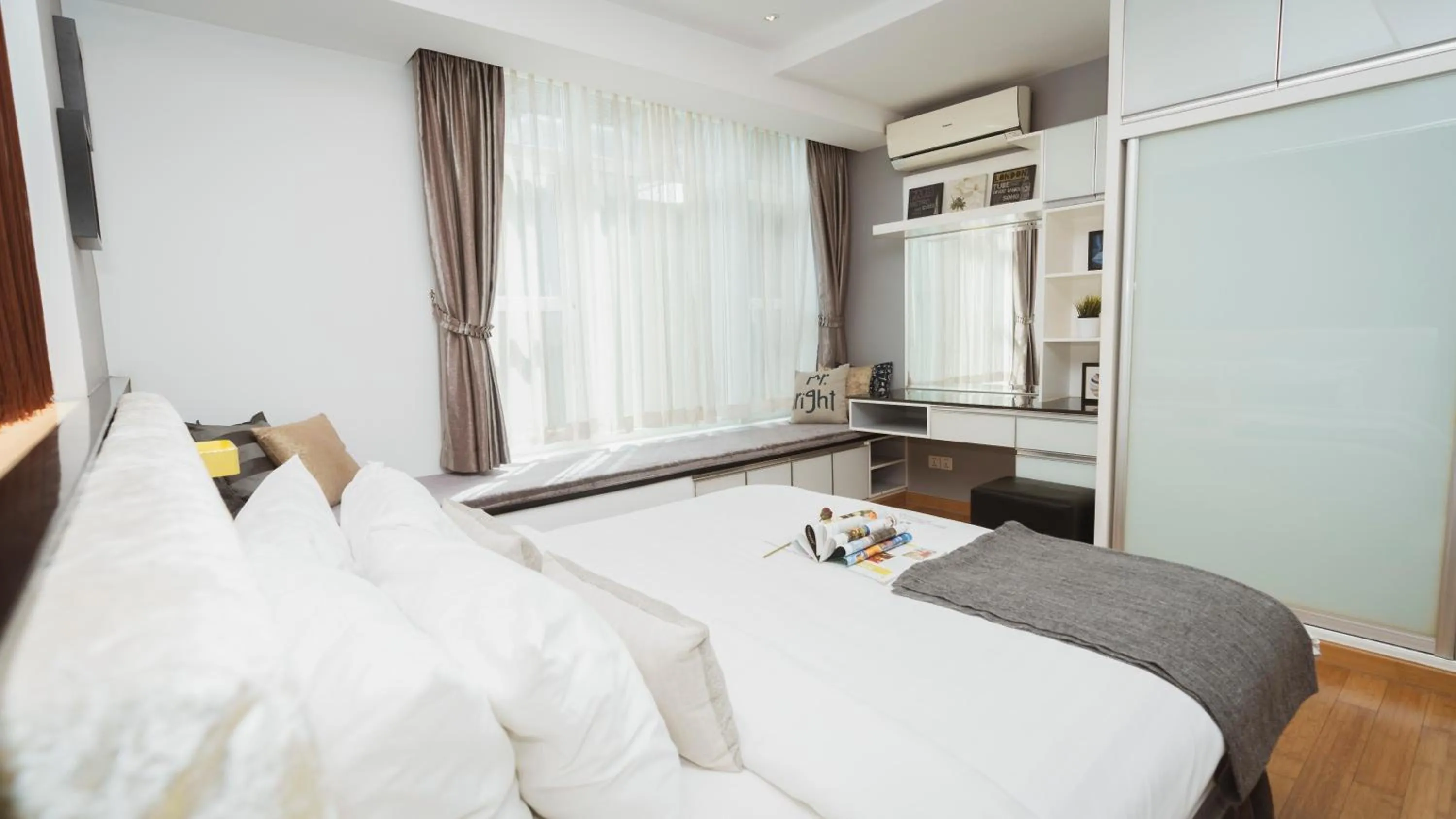 Bedroom, Bed in Naki Suites @ Silvertown