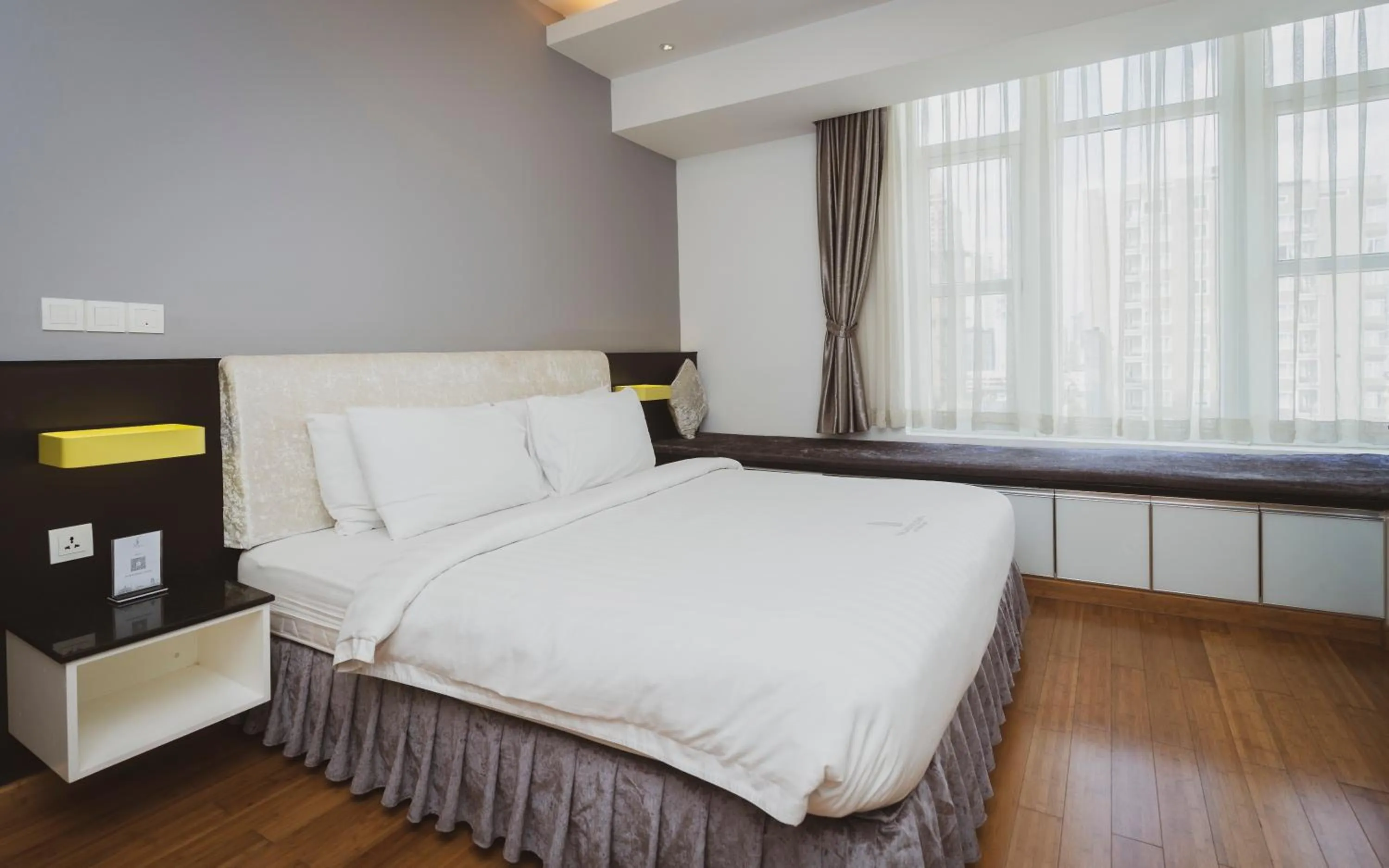 Bedroom, Bed in Naki Suites @ Silvertown