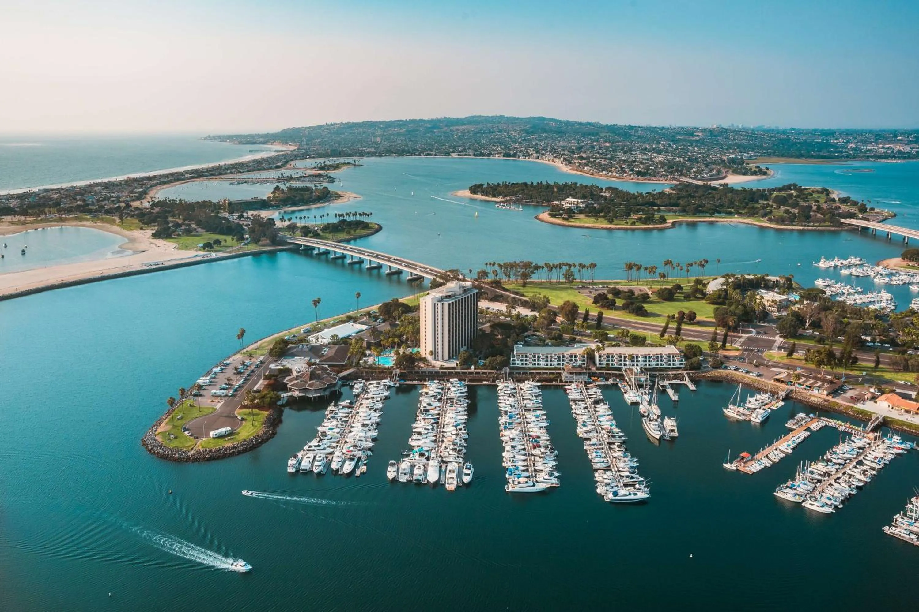 Property building in Hyatt Regency Mission Bay Spa and Marina