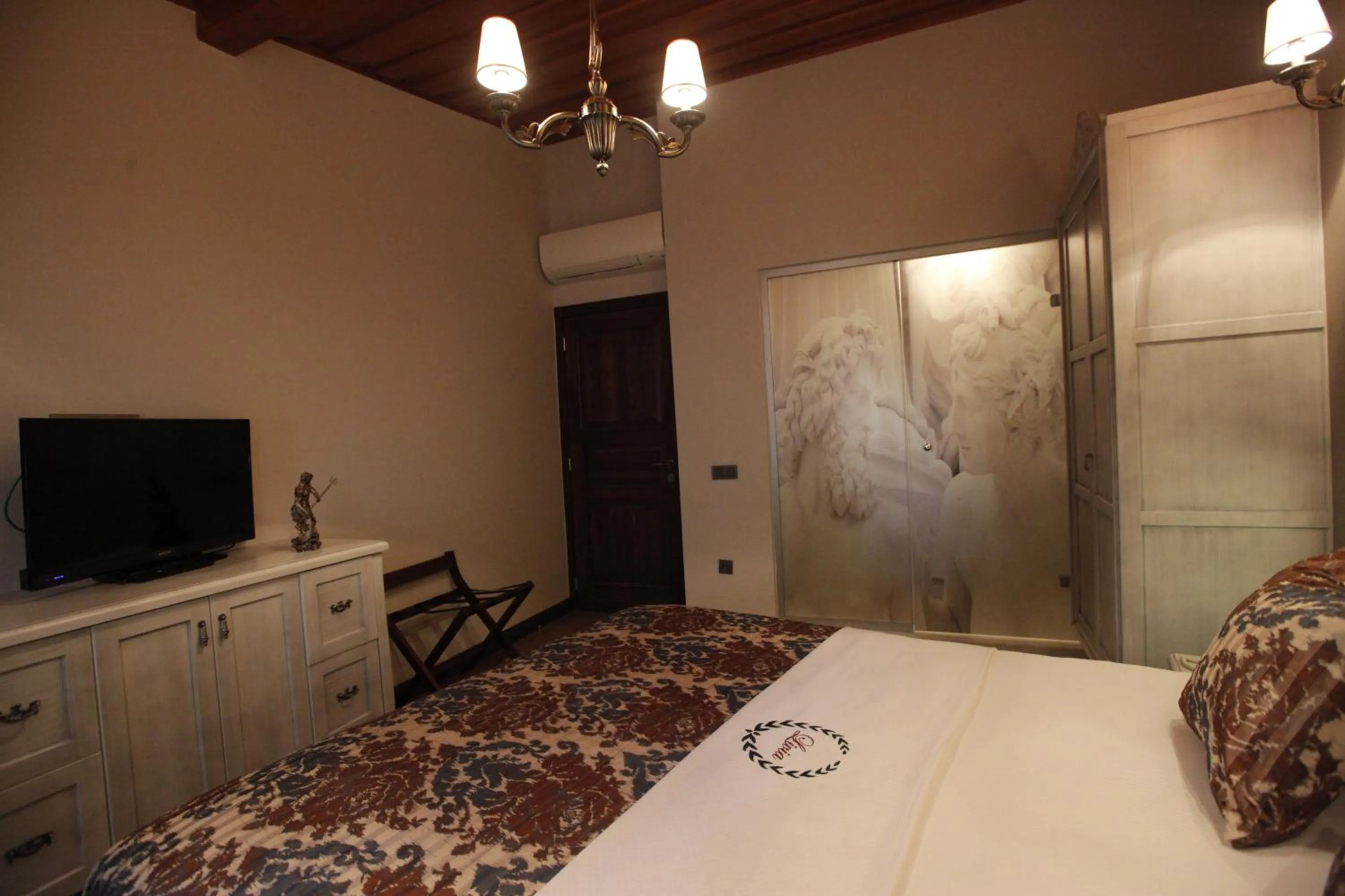 Photo of the whole room, Bed in Livia Hotel Ephesus