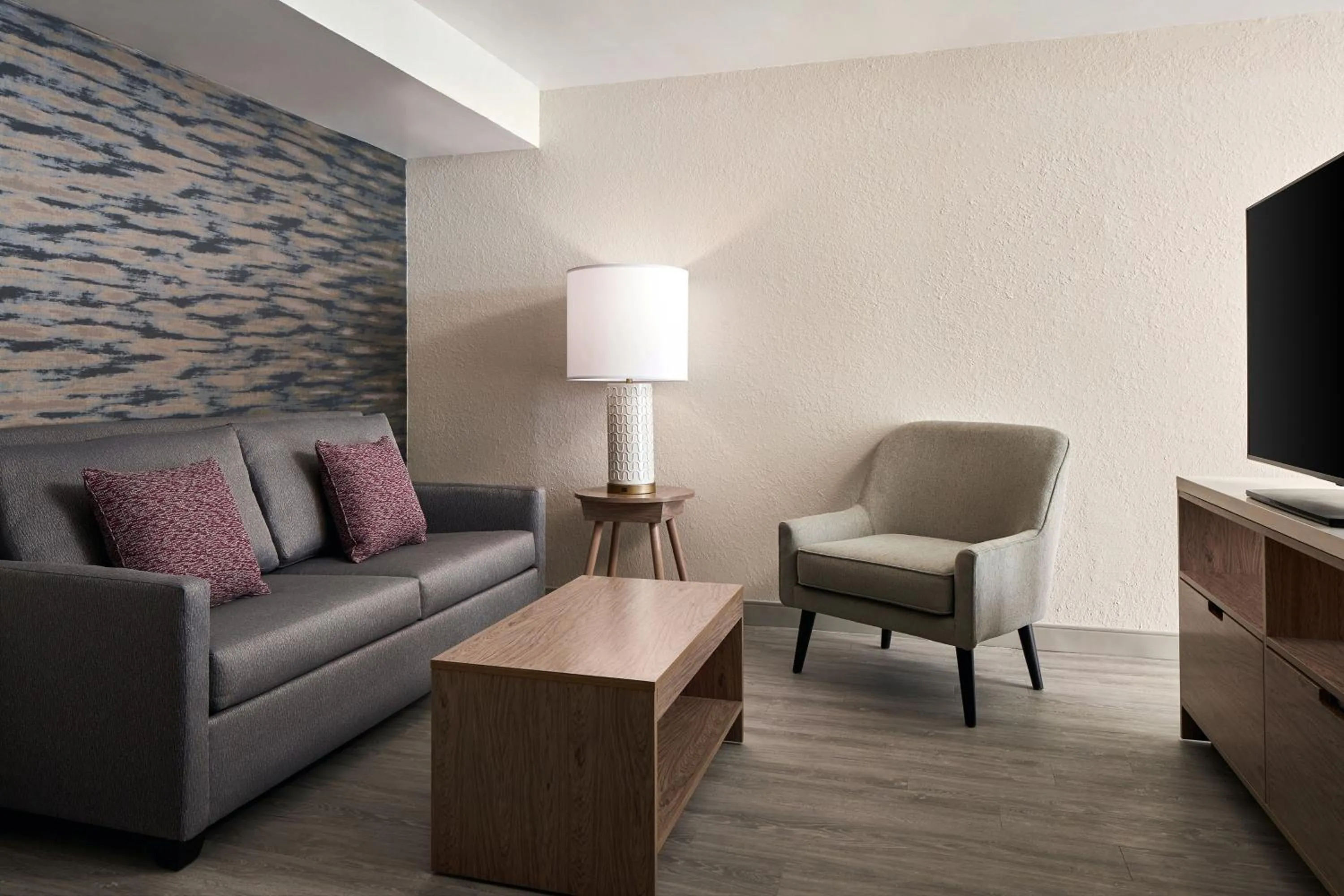 Living room in Sheraton Richmond Airport Hotel