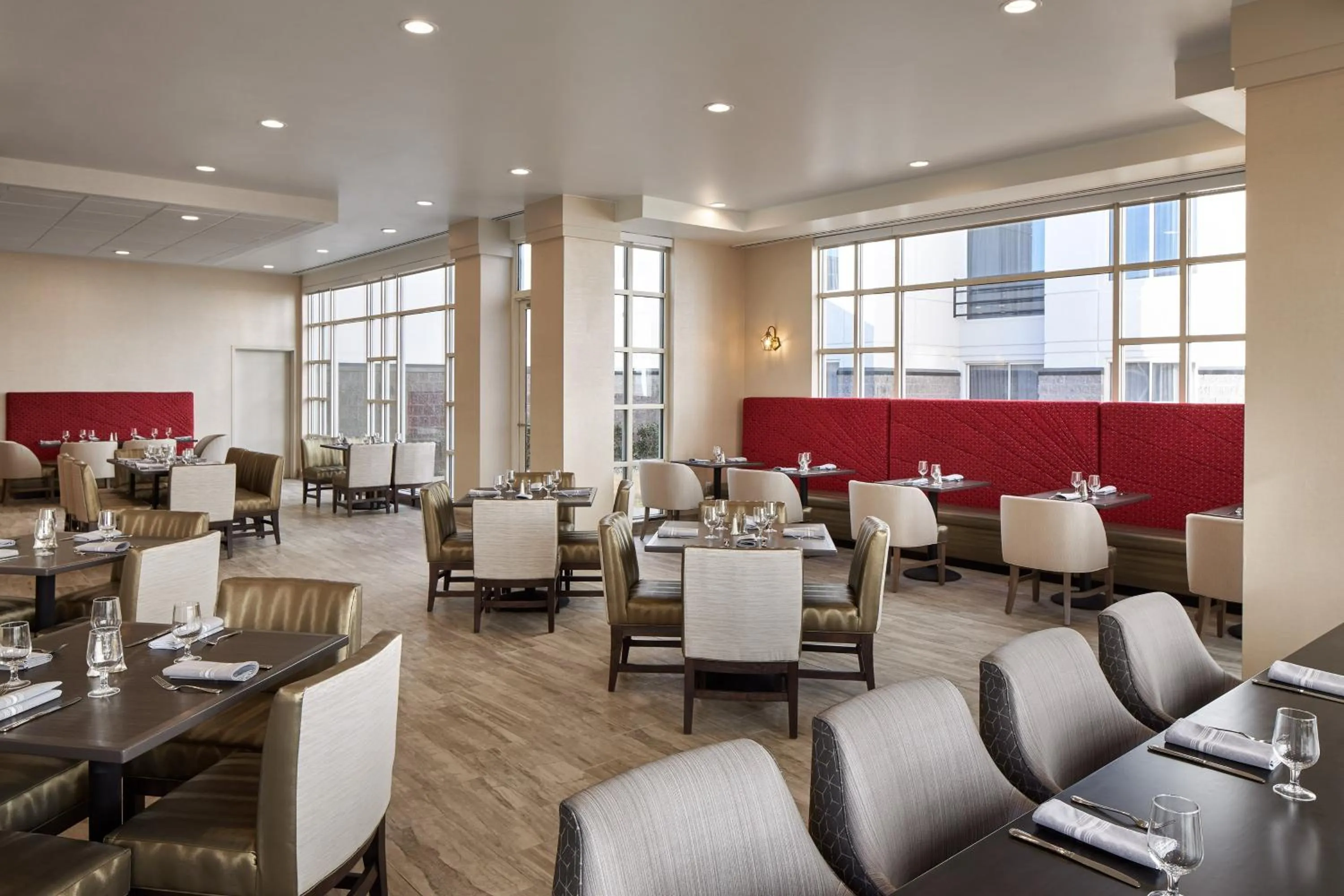 Restaurant/places to eat in Sheraton Richmond Airport Hotel
