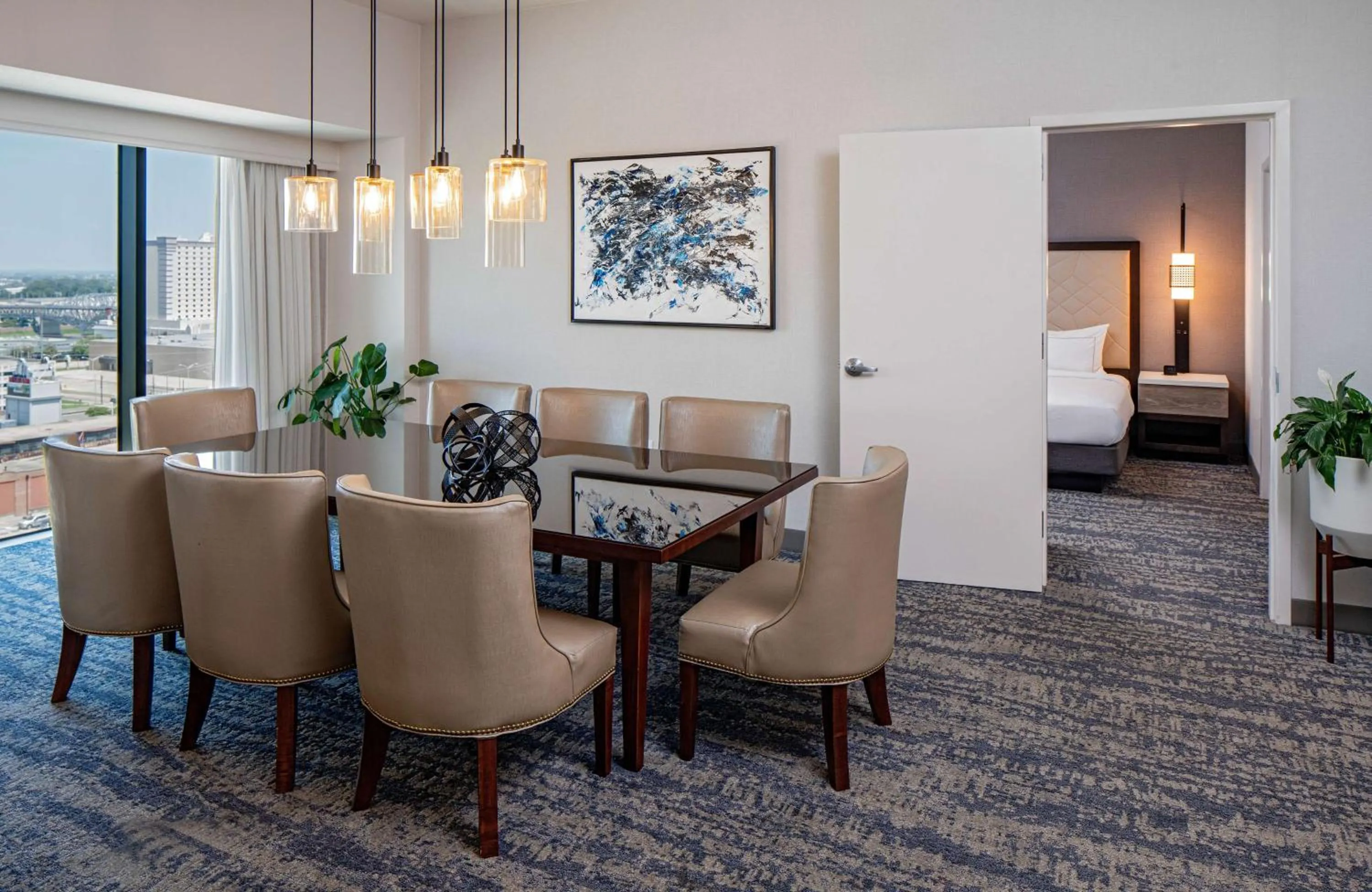 Photo of the whole room, Bed in Hilton Shreveport