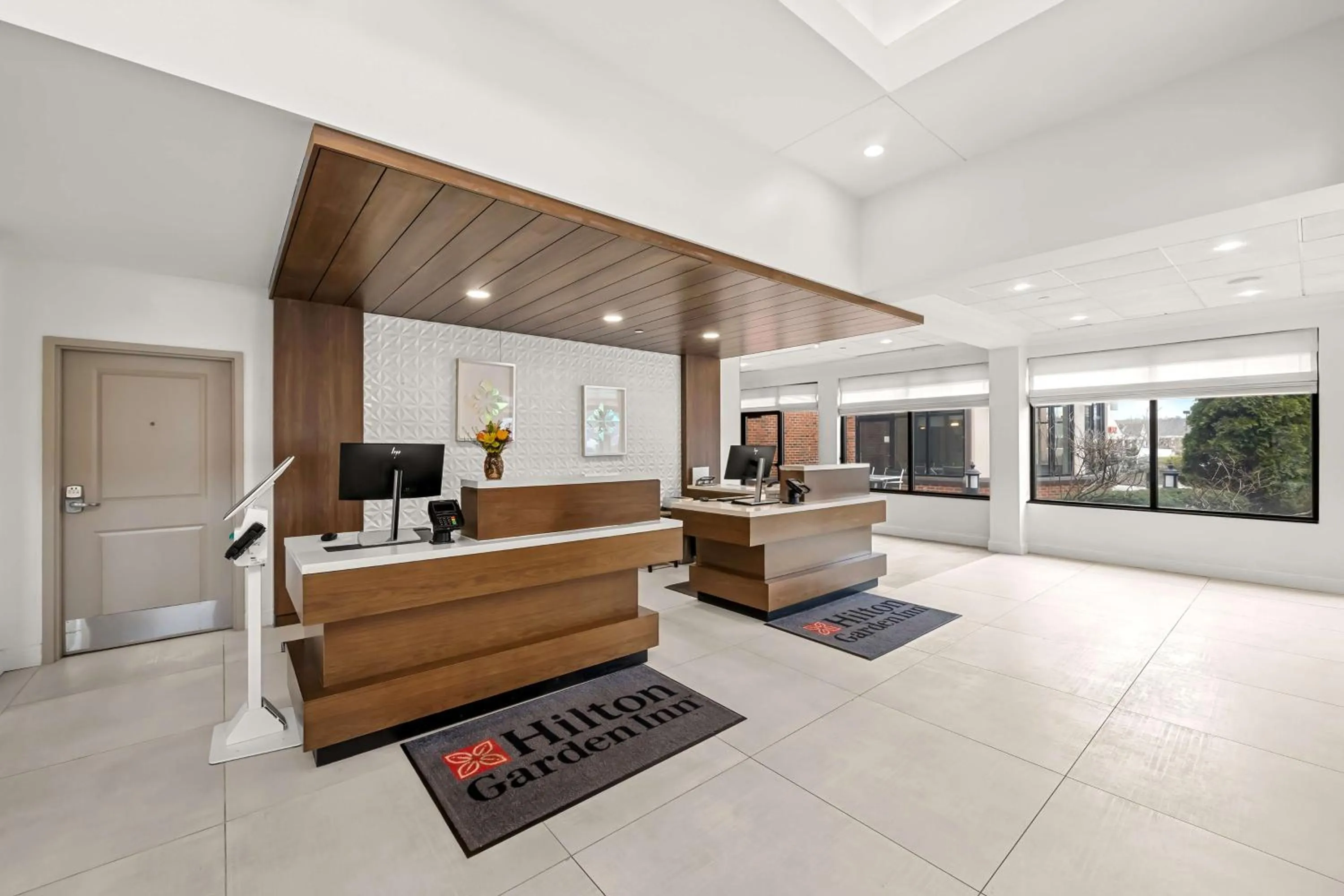 Lobby or reception in Hilton Garden Inn Plymouth