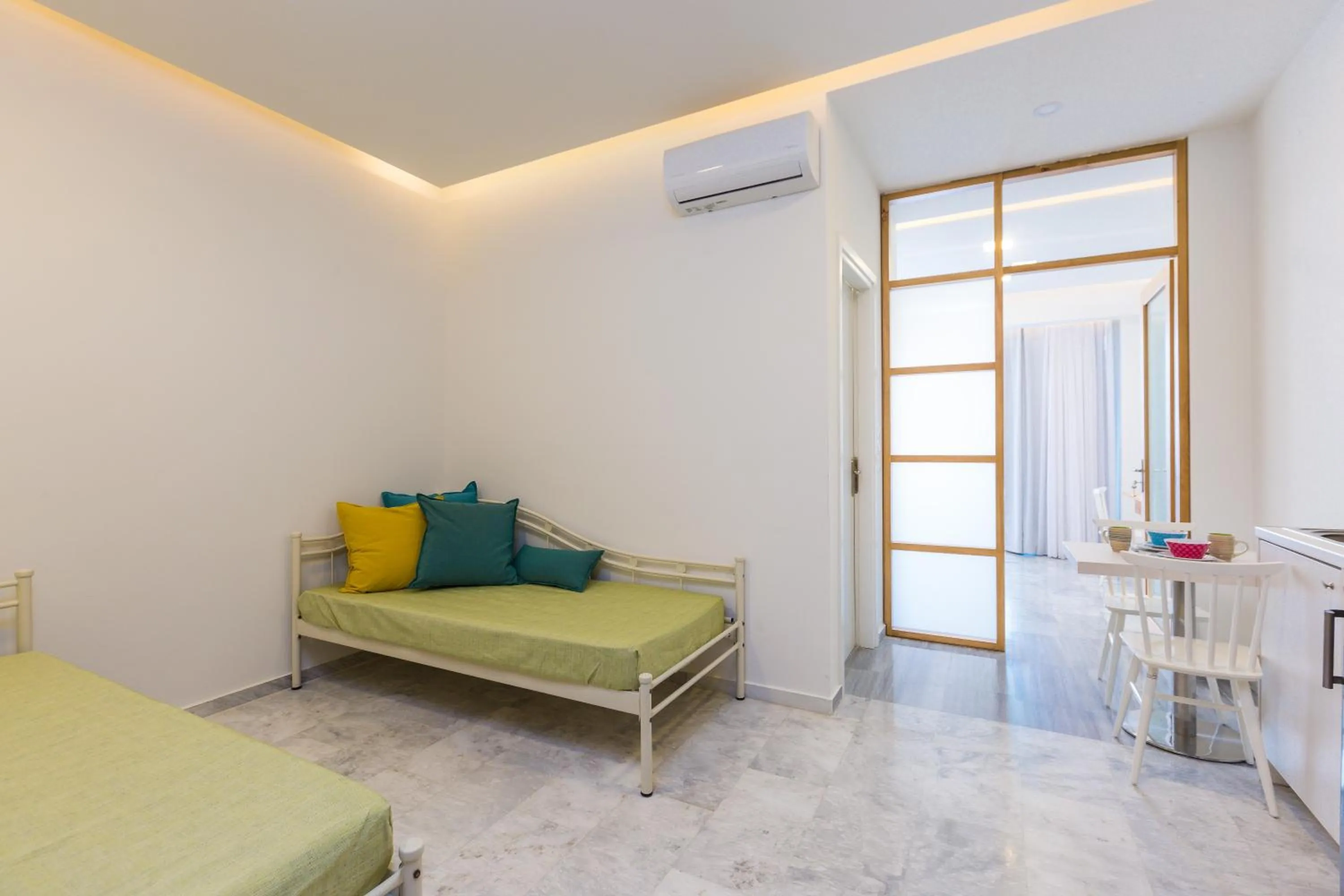 Living room, Bed in Meltemi Coast Suites