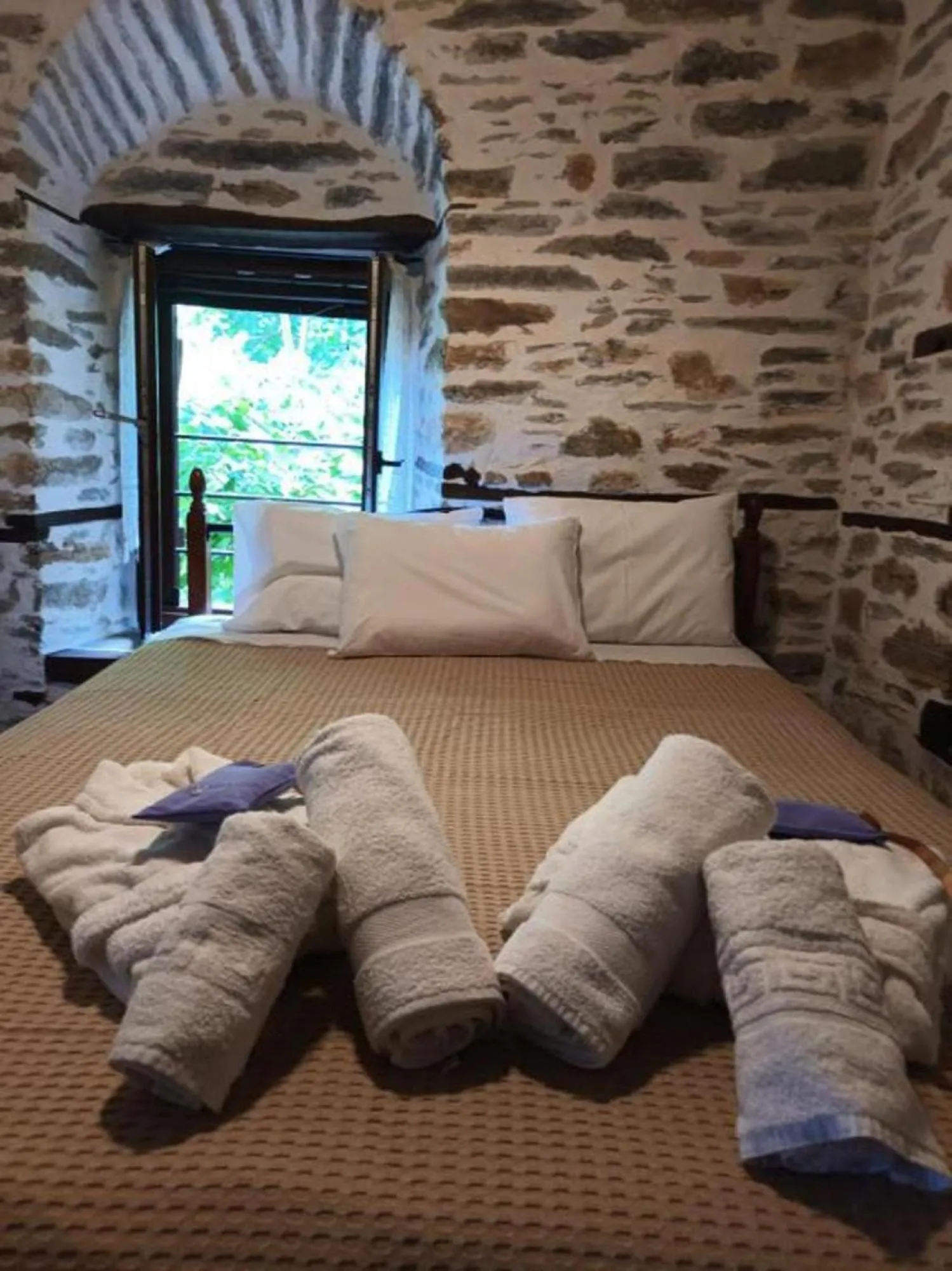 Bed in Archontiko Michael Pelion