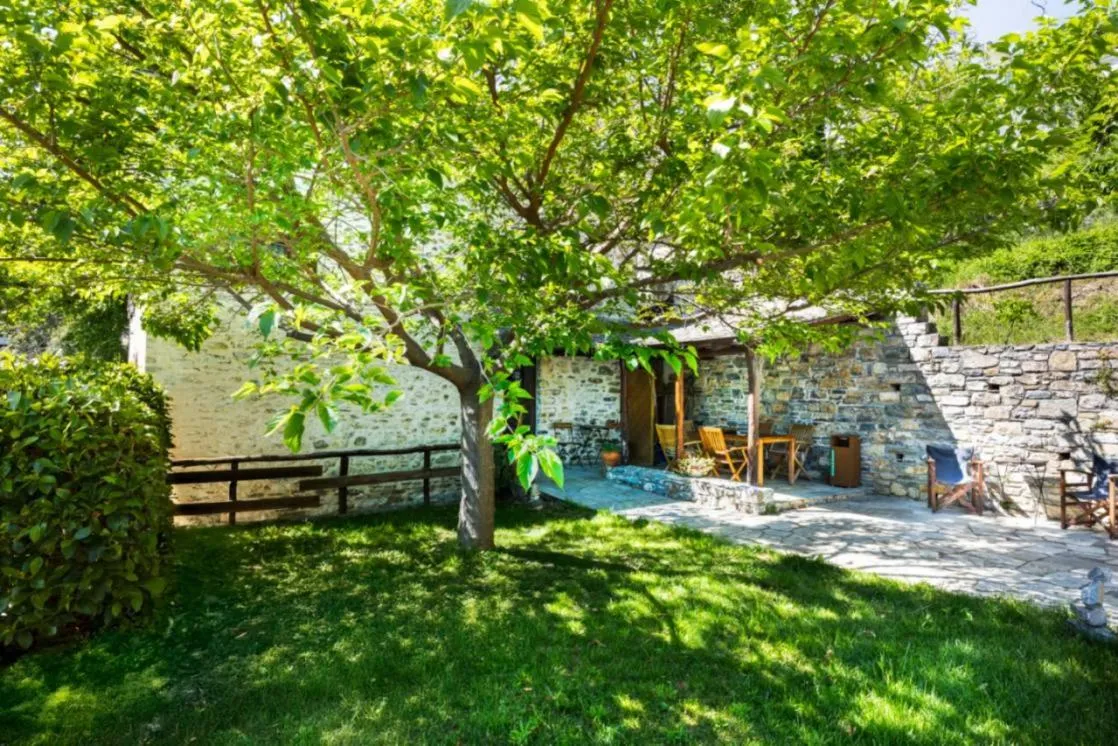 Garden in Archontiko Michael Pelion