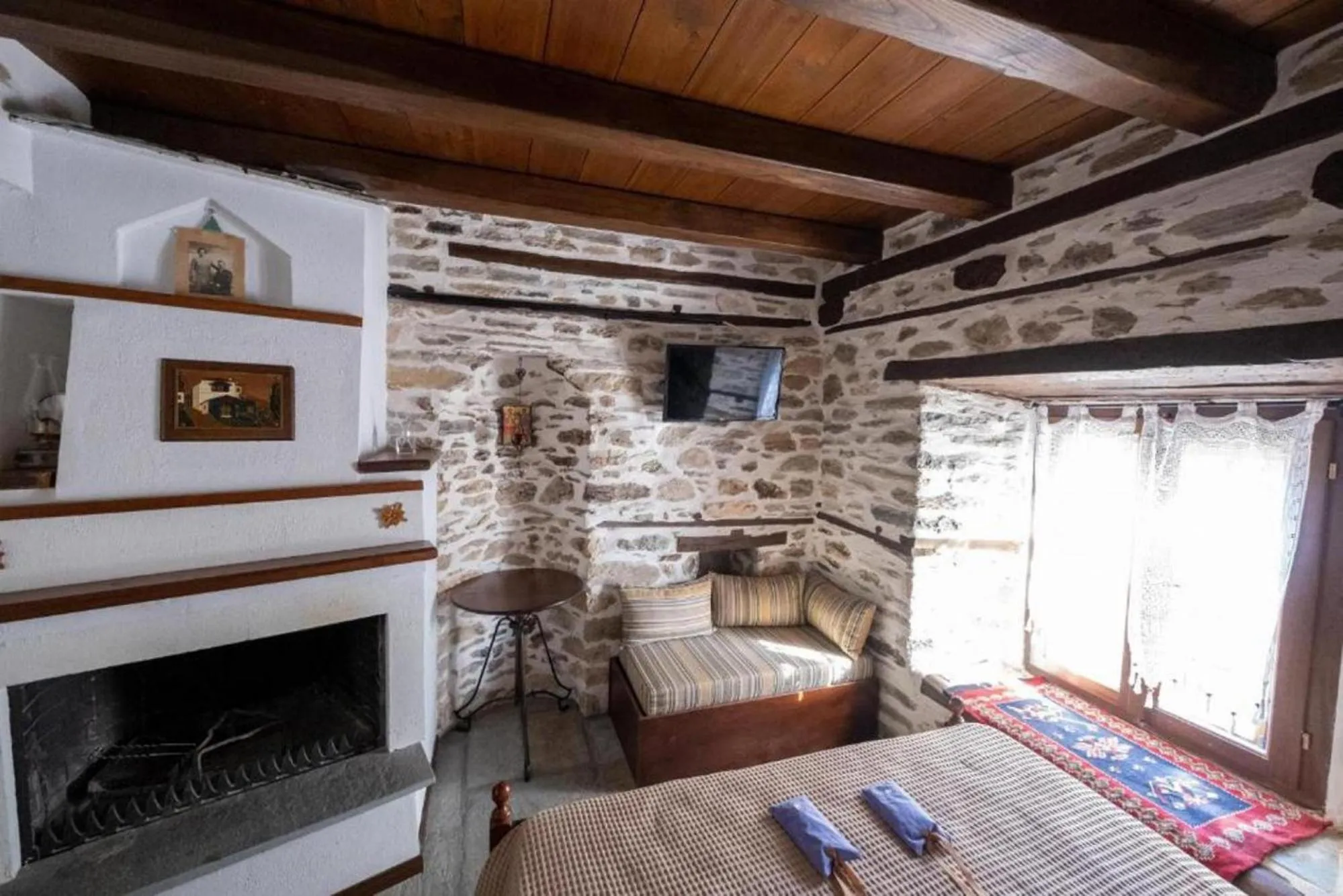 flat iron, Bed in Archontiko Michael Pelion