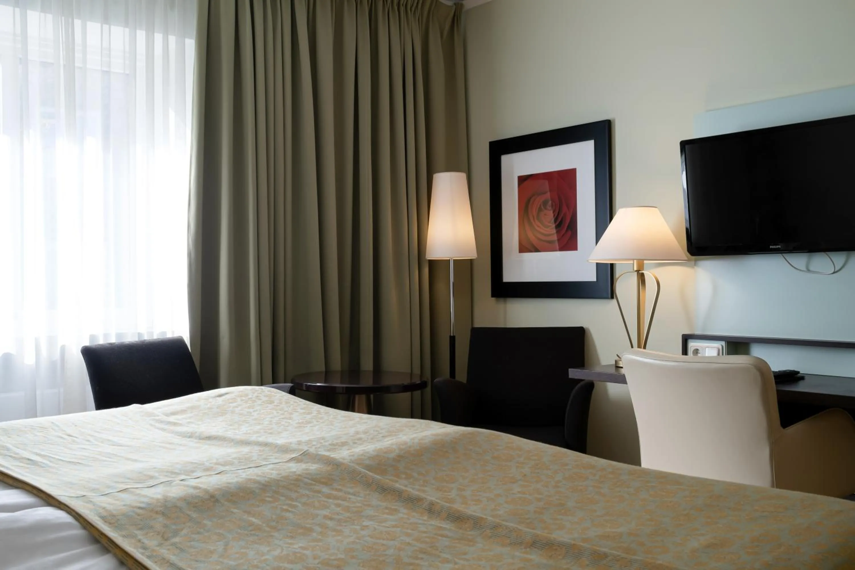 Photo of the whole room, Bed in Elite Stora Hotellet