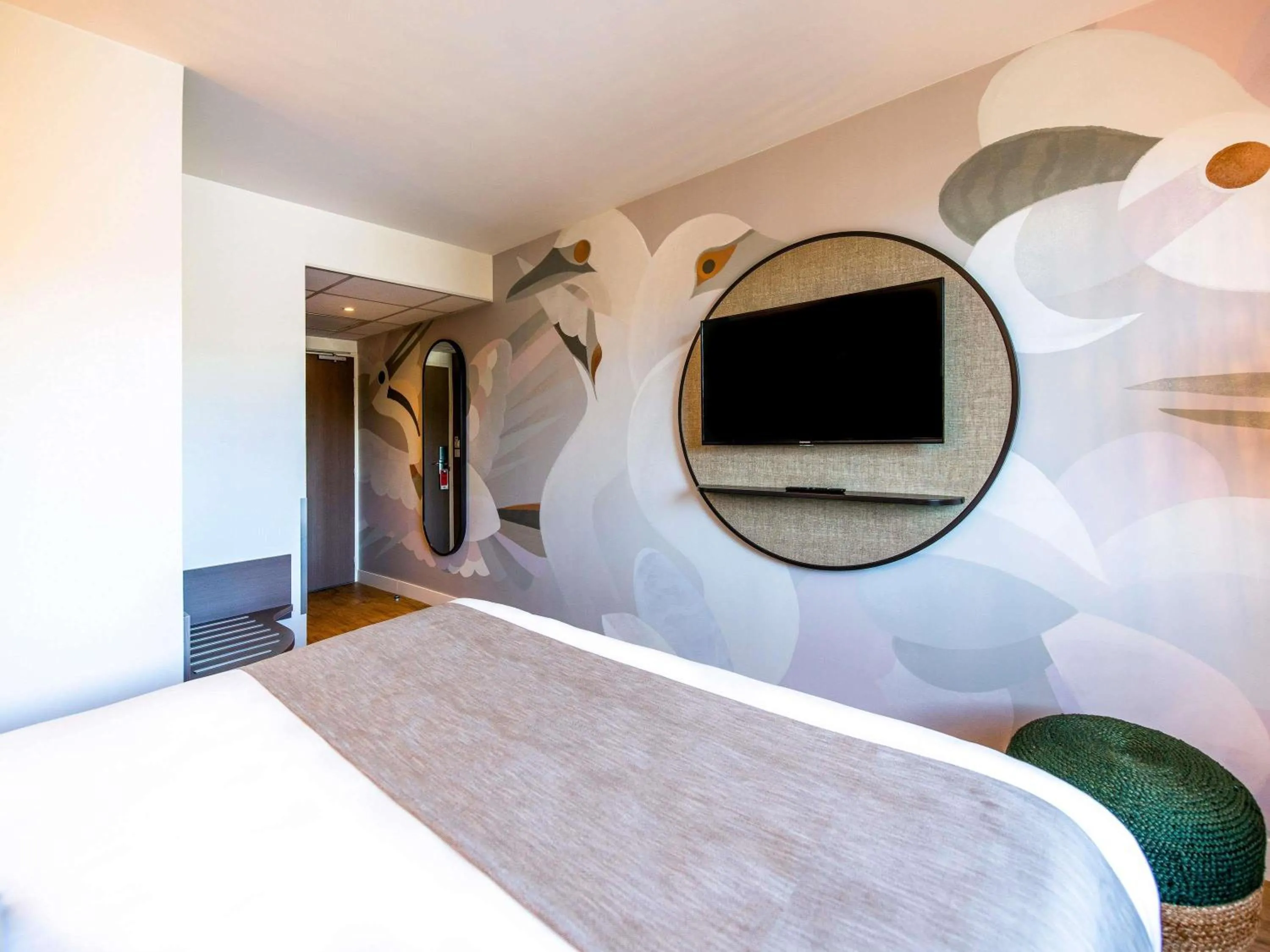 Bedroom, Bed in ibis Styles Rennes Cesson