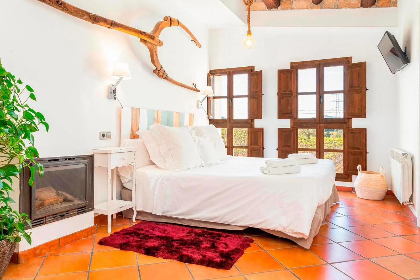 Photo of the whole room, Bed in Masia Can Canyes & Spa