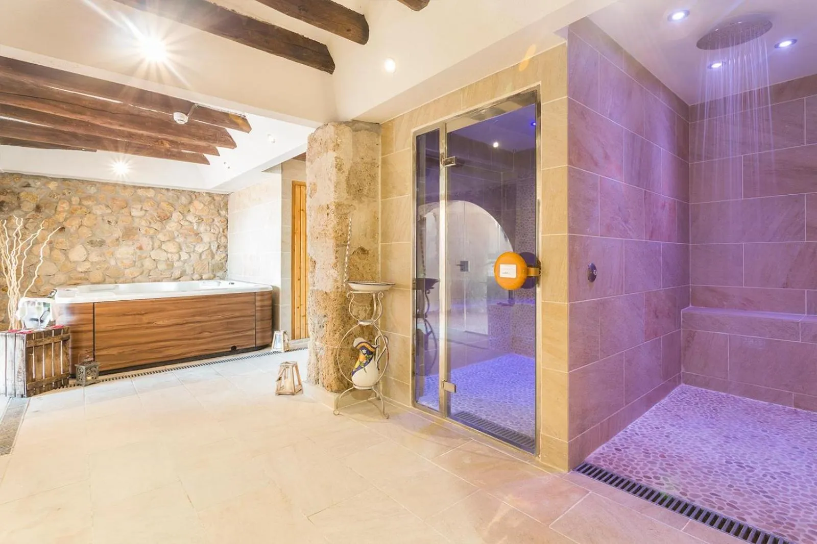 Shower in Masia Can Canyes & Spa