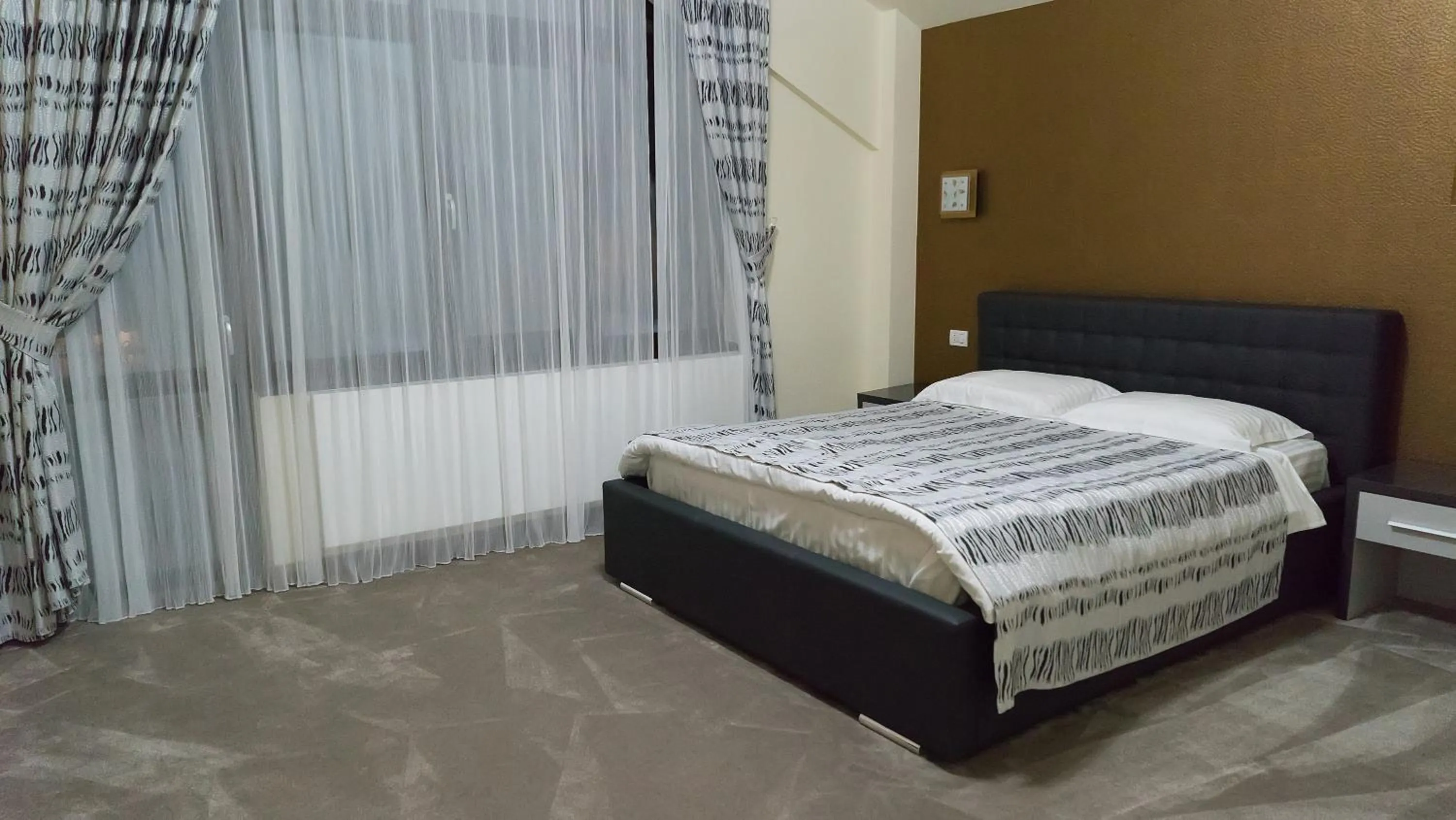 Property building, Bed in Marigab