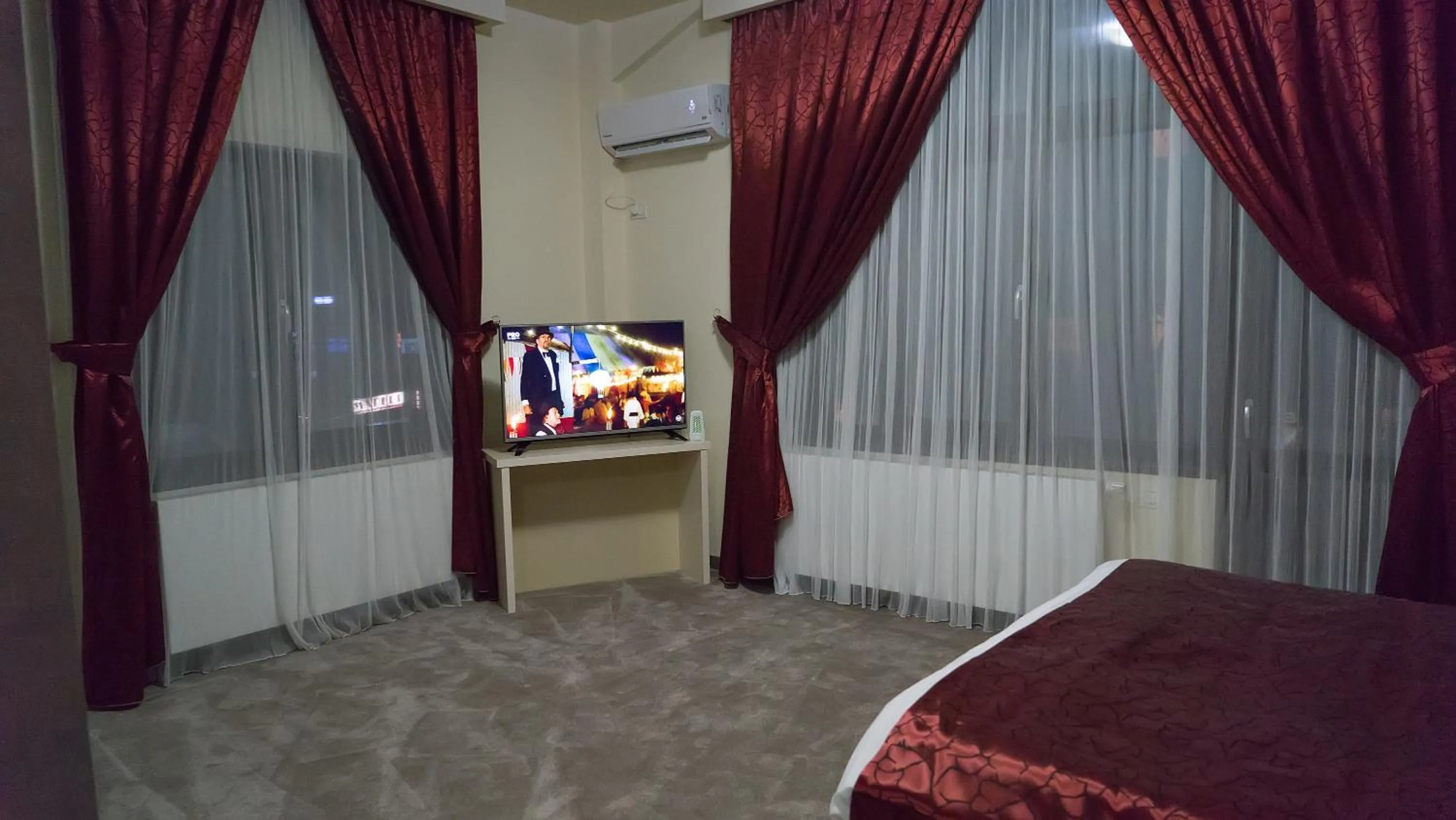 Property building, Bed in Marigab