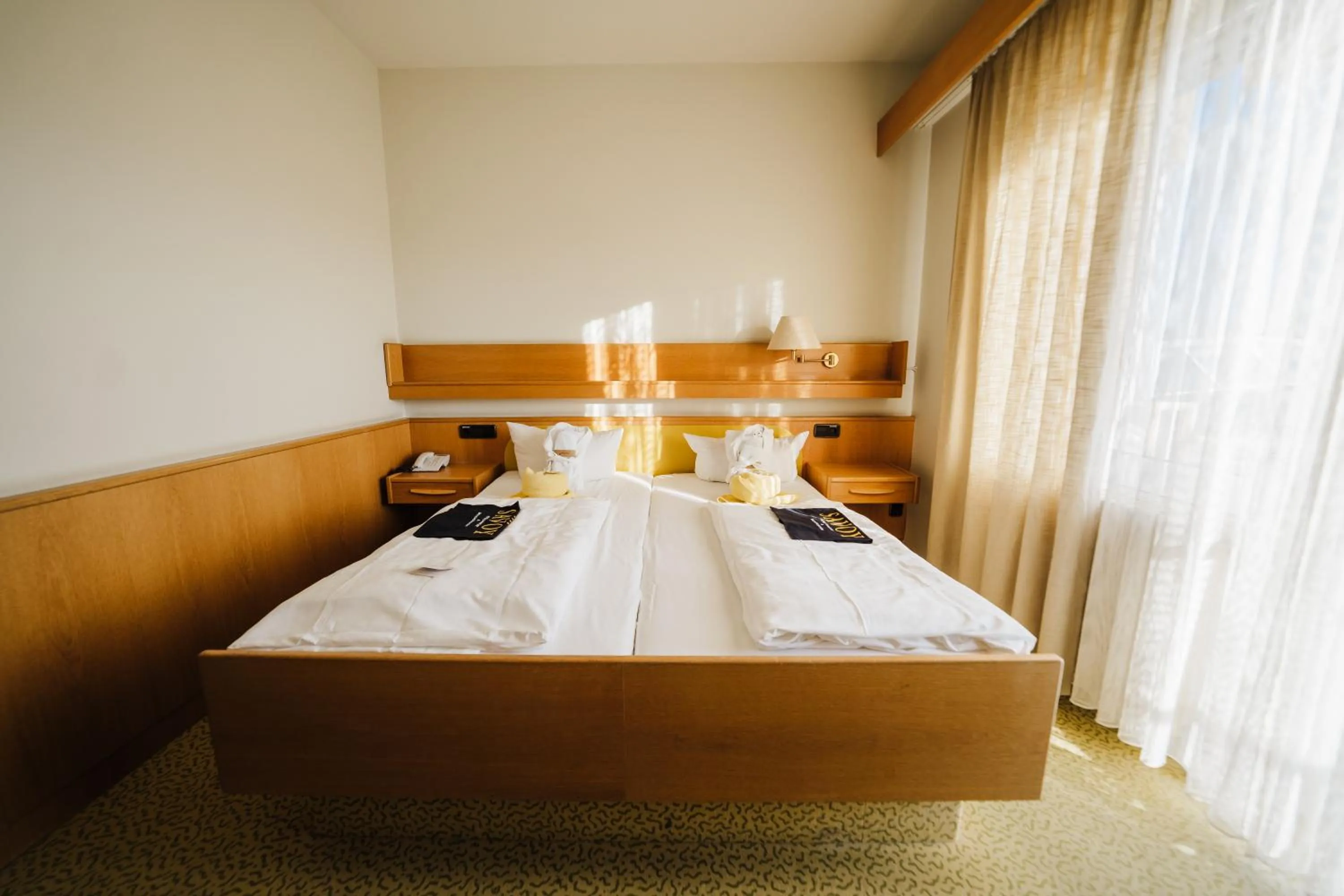 Photo of the whole room, Bed in Savoy Hotel Bad Mergentheim