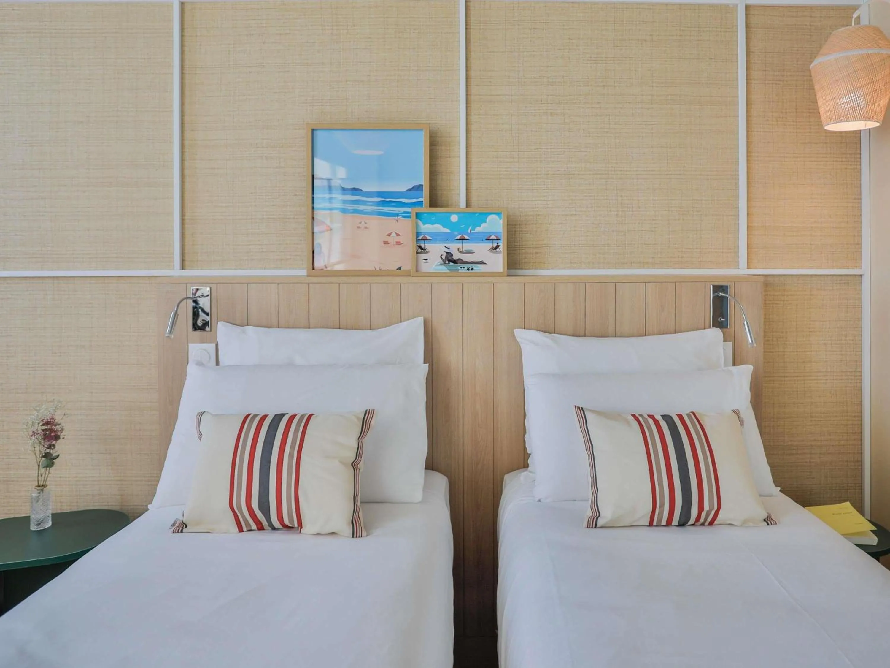 Bedroom, Bed in Mercure Président Biarritz Plage