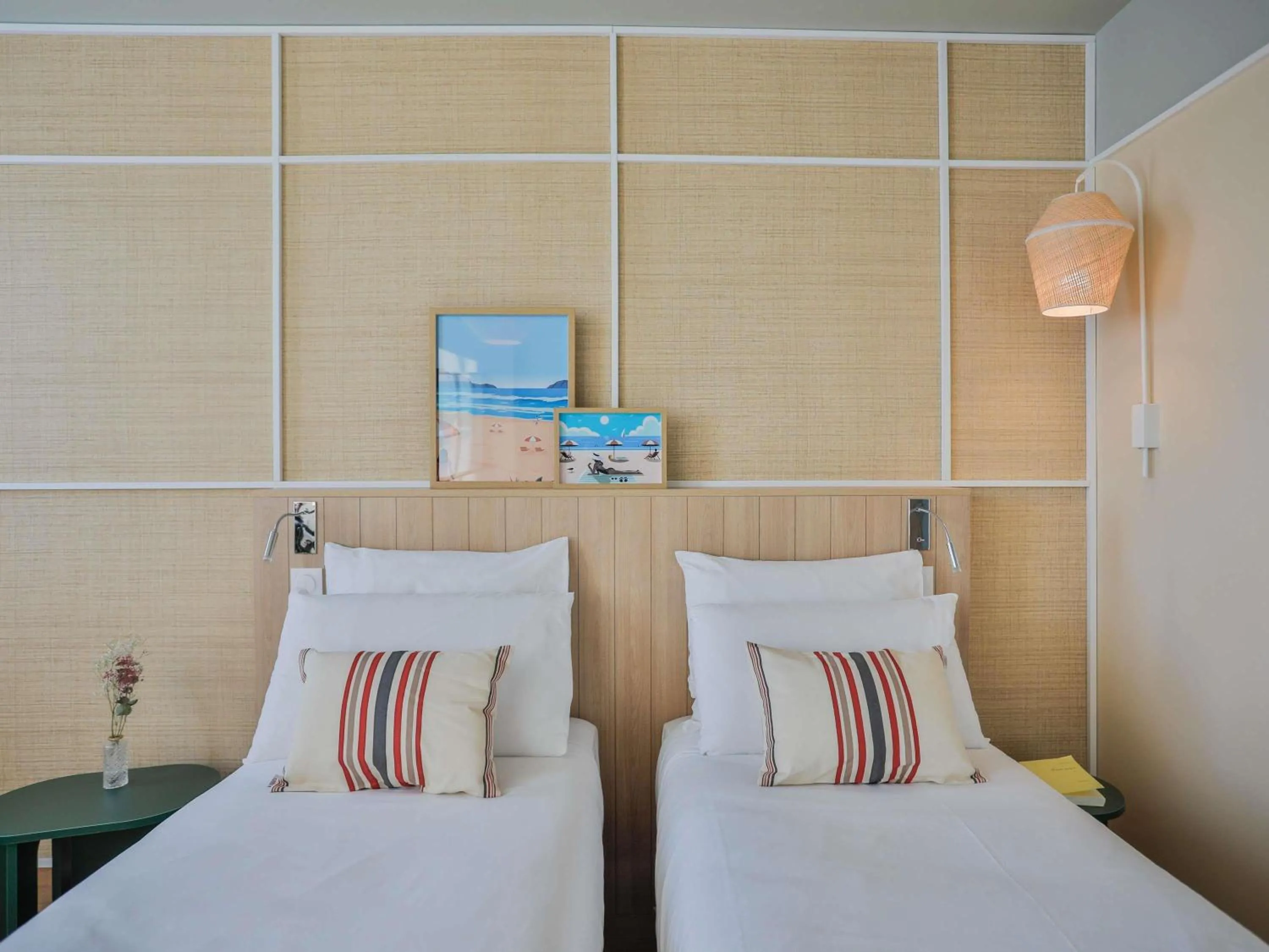 Bedroom, Bed in Mercure Président Biarritz Plage