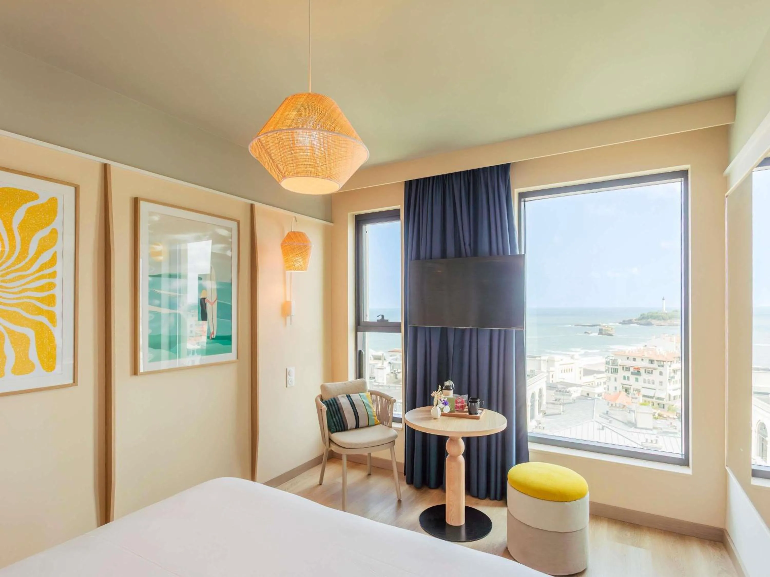 Bedroom, Bed in Mercure Président Biarritz Plage