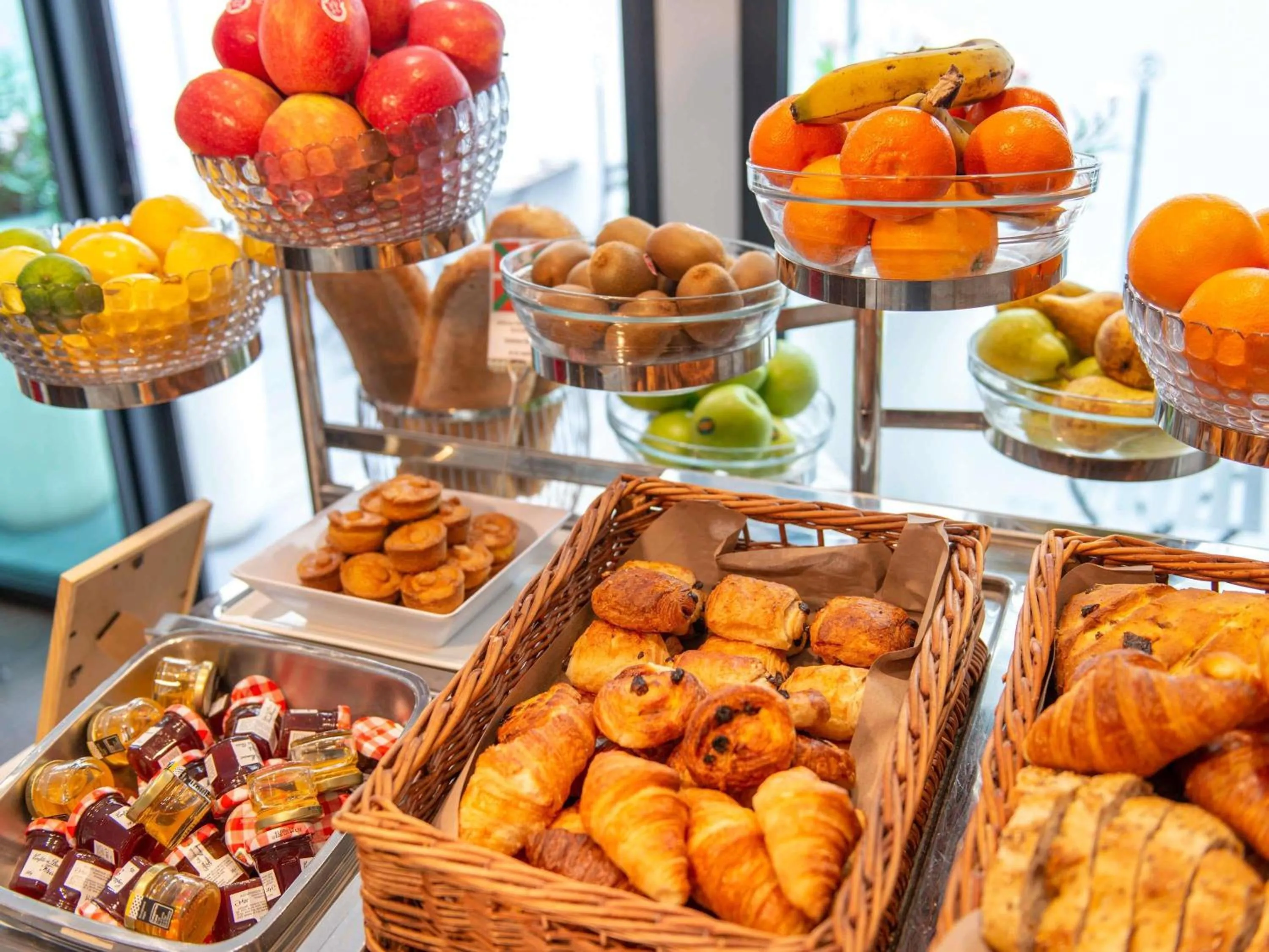 Breakfast in Mercure Président Biarritz Plage