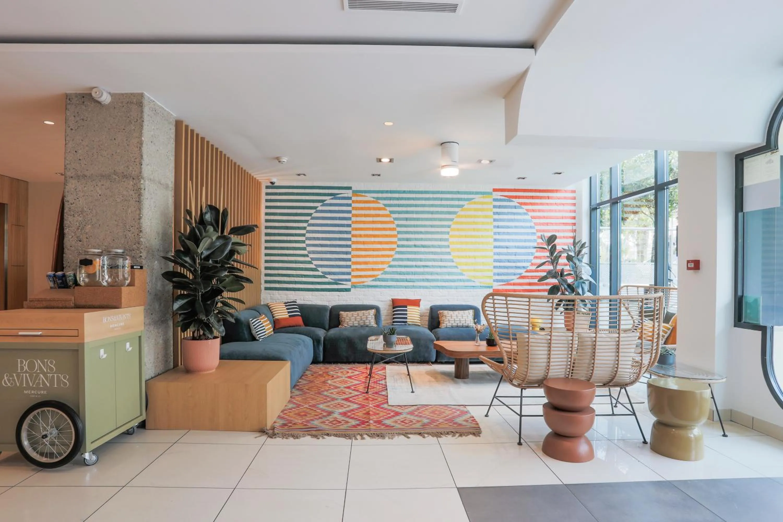 Lobby or reception in Mercure Président Biarritz Plage