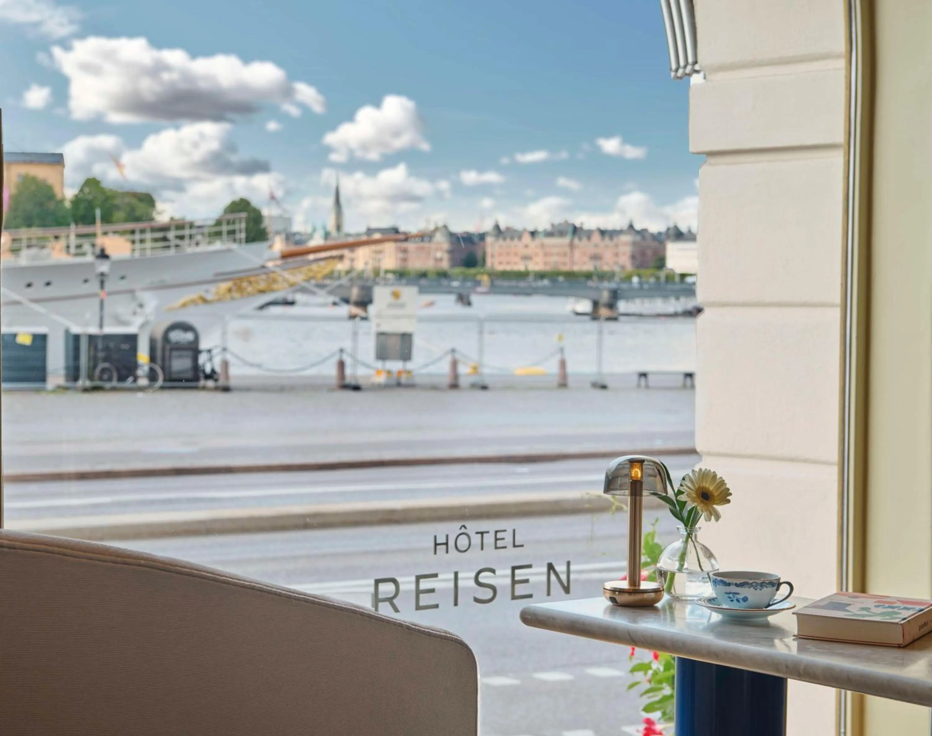 Lounge or bar in Hôtel Reisen in The Unbound Collection by Hyatt