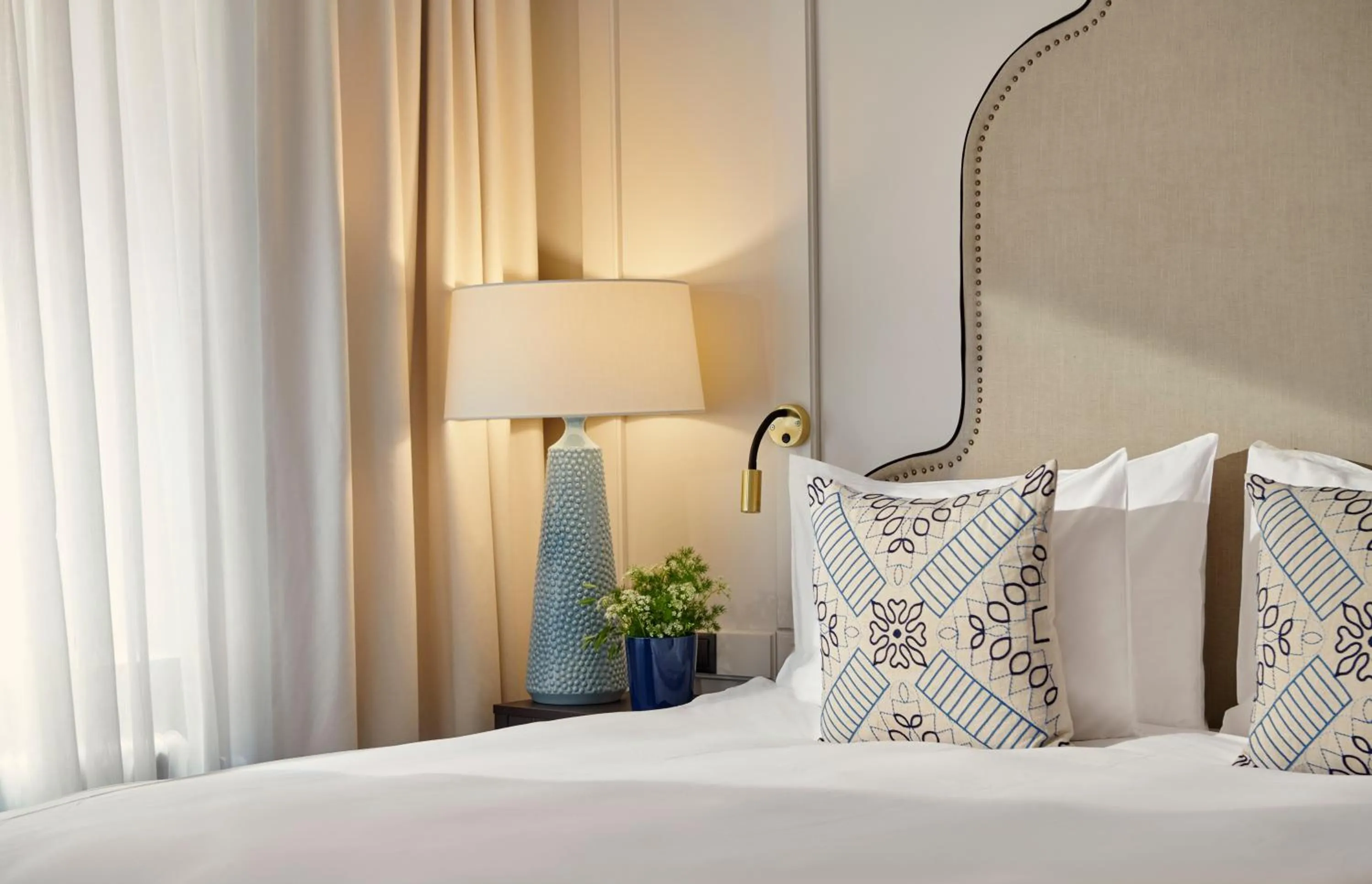 Bed in Hôtel Reisen in The Unbound Collection by Hyatt