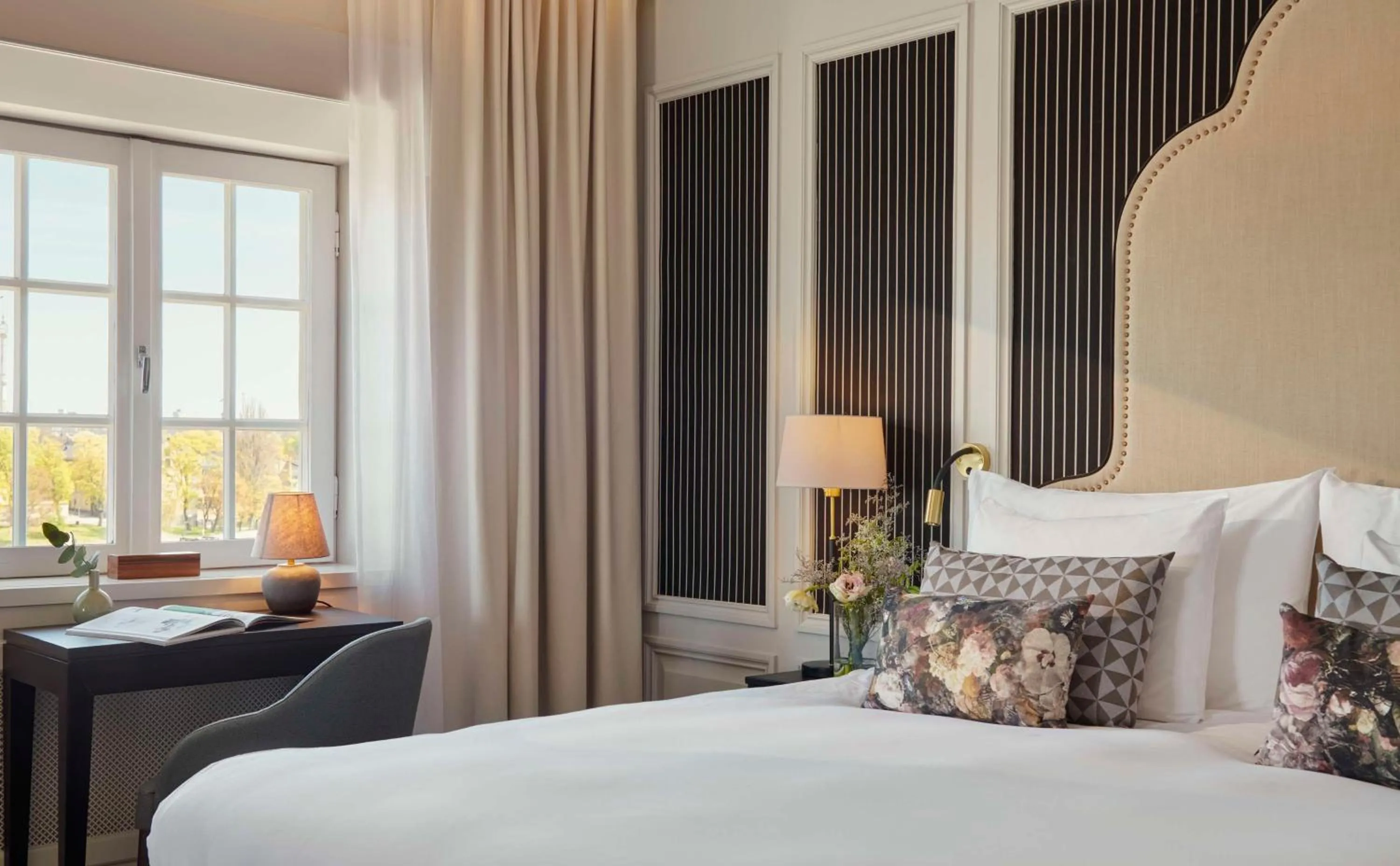 Photo of the whole room, Bed in Hôtel Reisen in The Unbound Collection by Hyatt