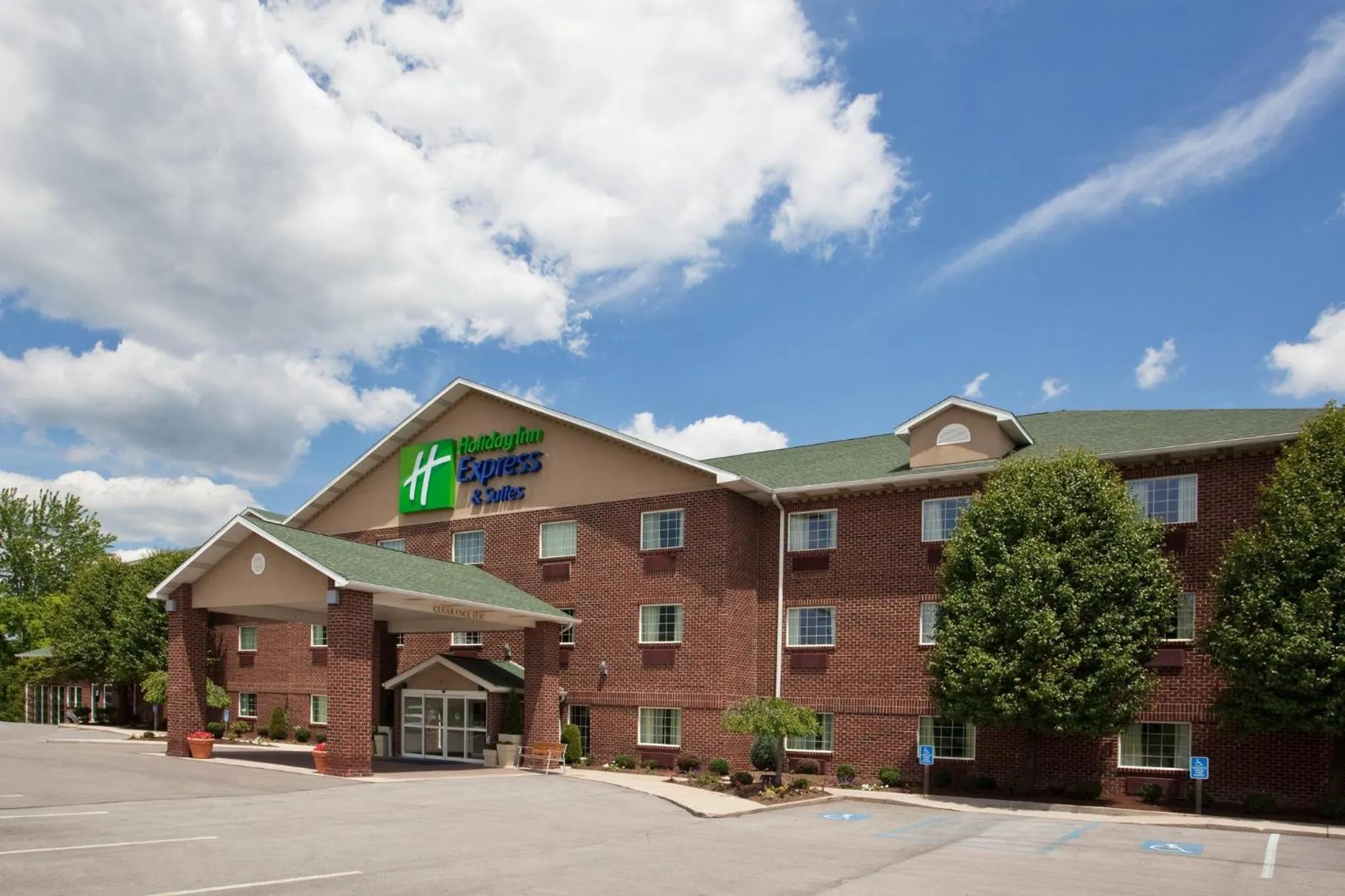 Property building in Holiday Inn Express Hotel & Suites Center Township by IHG